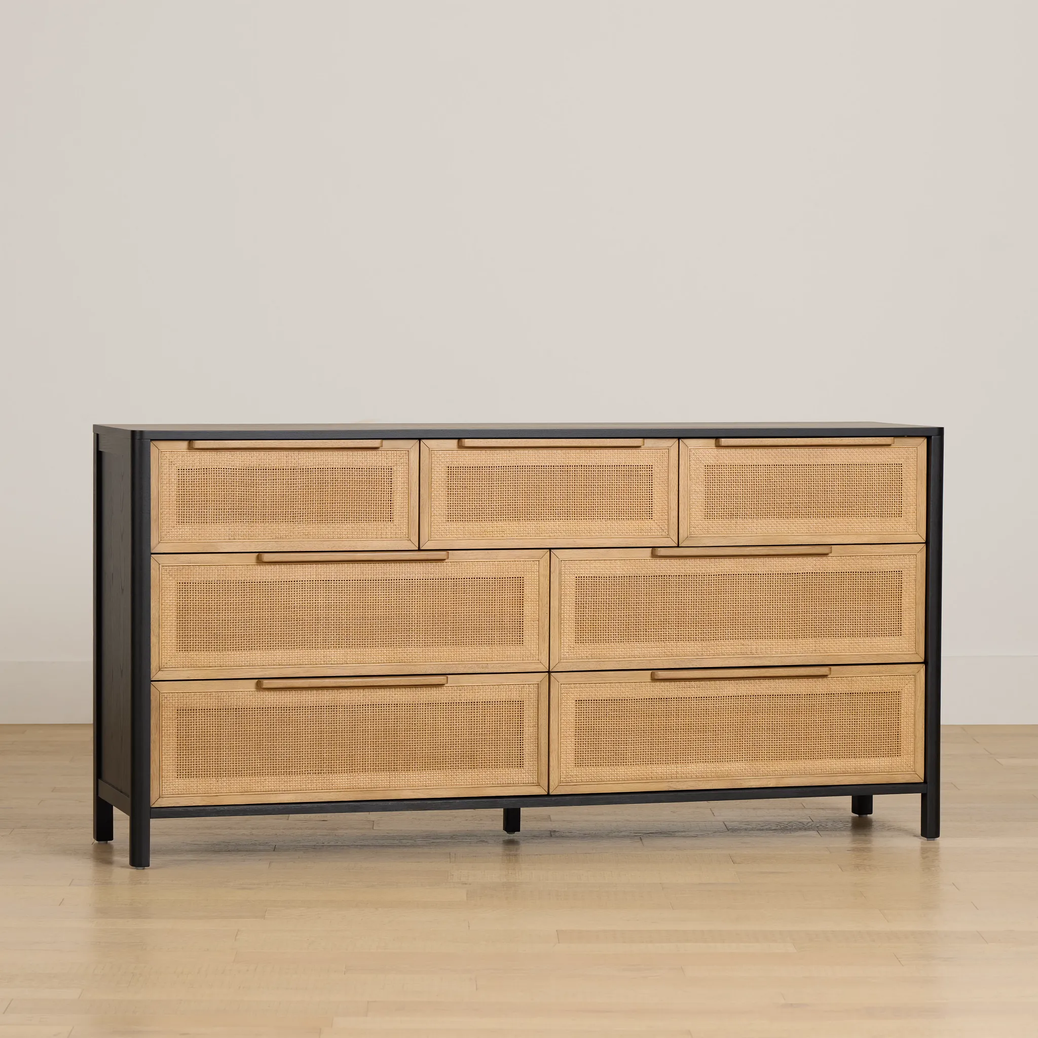 Pacific Two-tone 7-drawer Dresser