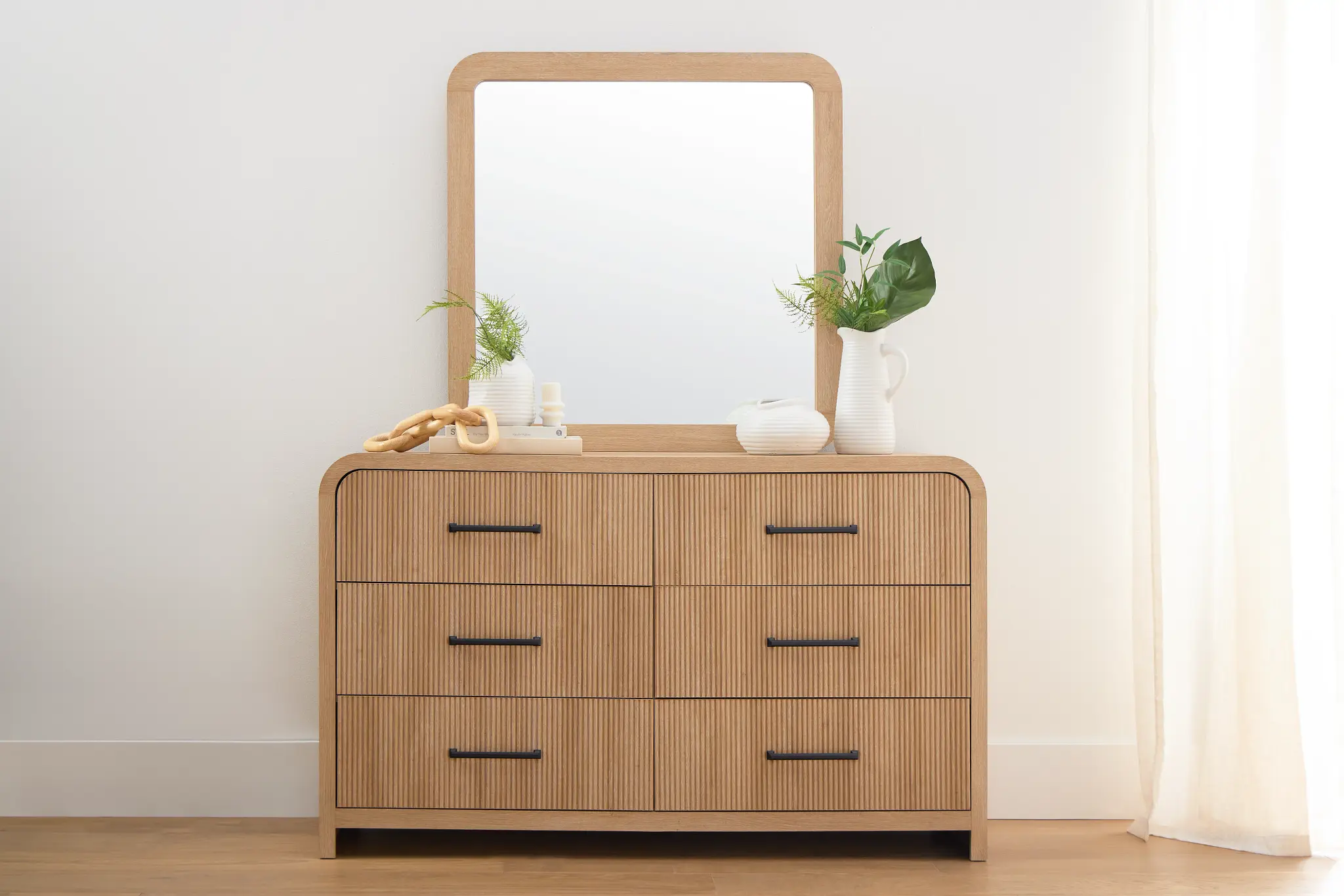 Lyndie Light Tone Dresser & Mirror Lyndie Light Tone Dresser & Mirror