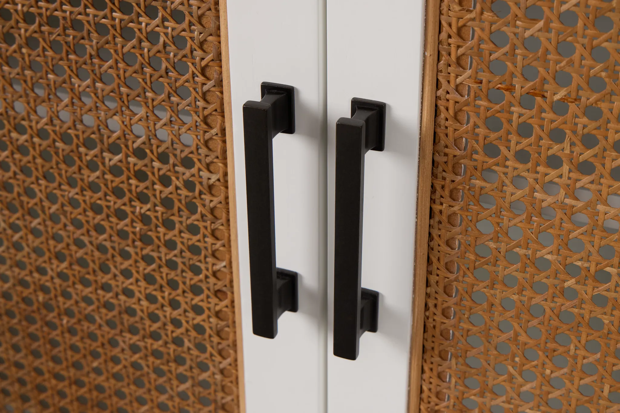 Nantucket Two-tone Woven Tv Stand