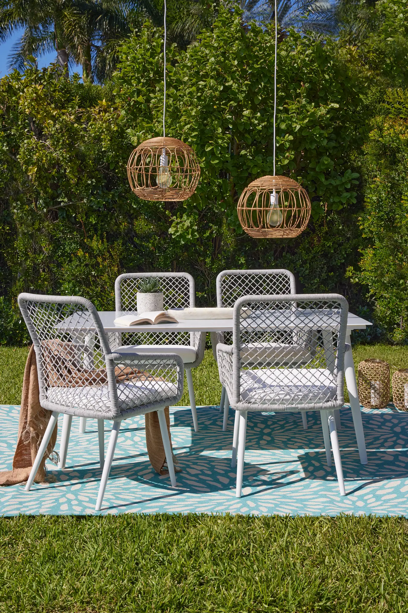How to Design a Functional Outdoor Living Space on a Budget How to Design a Functional Outdoor Living Space on a Budget