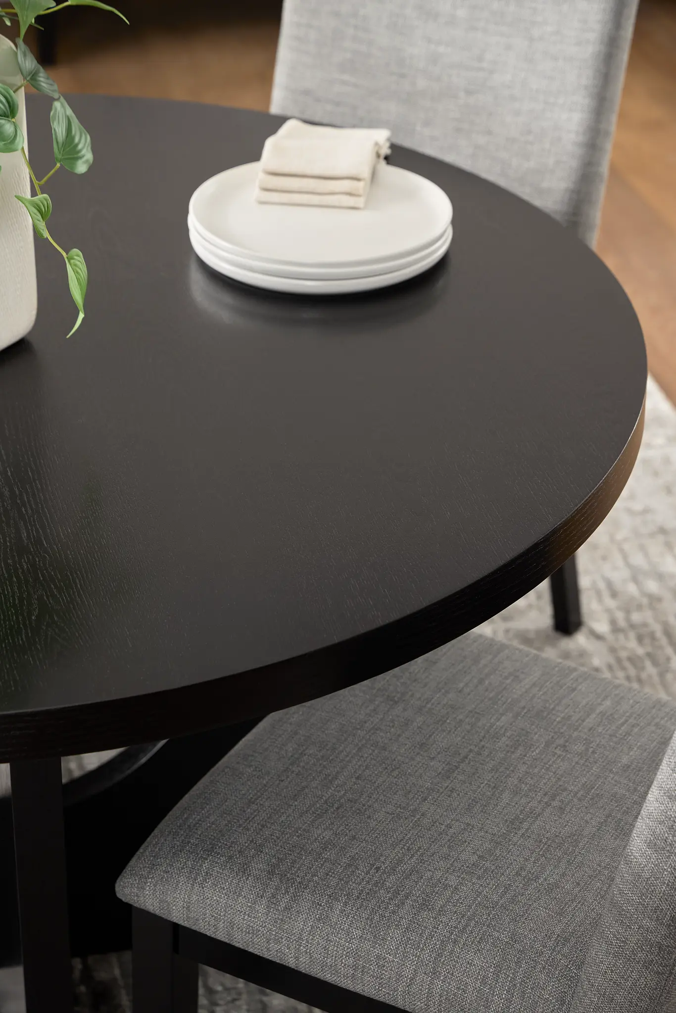 Oxford Black Round Table Oxford Black Round Table
