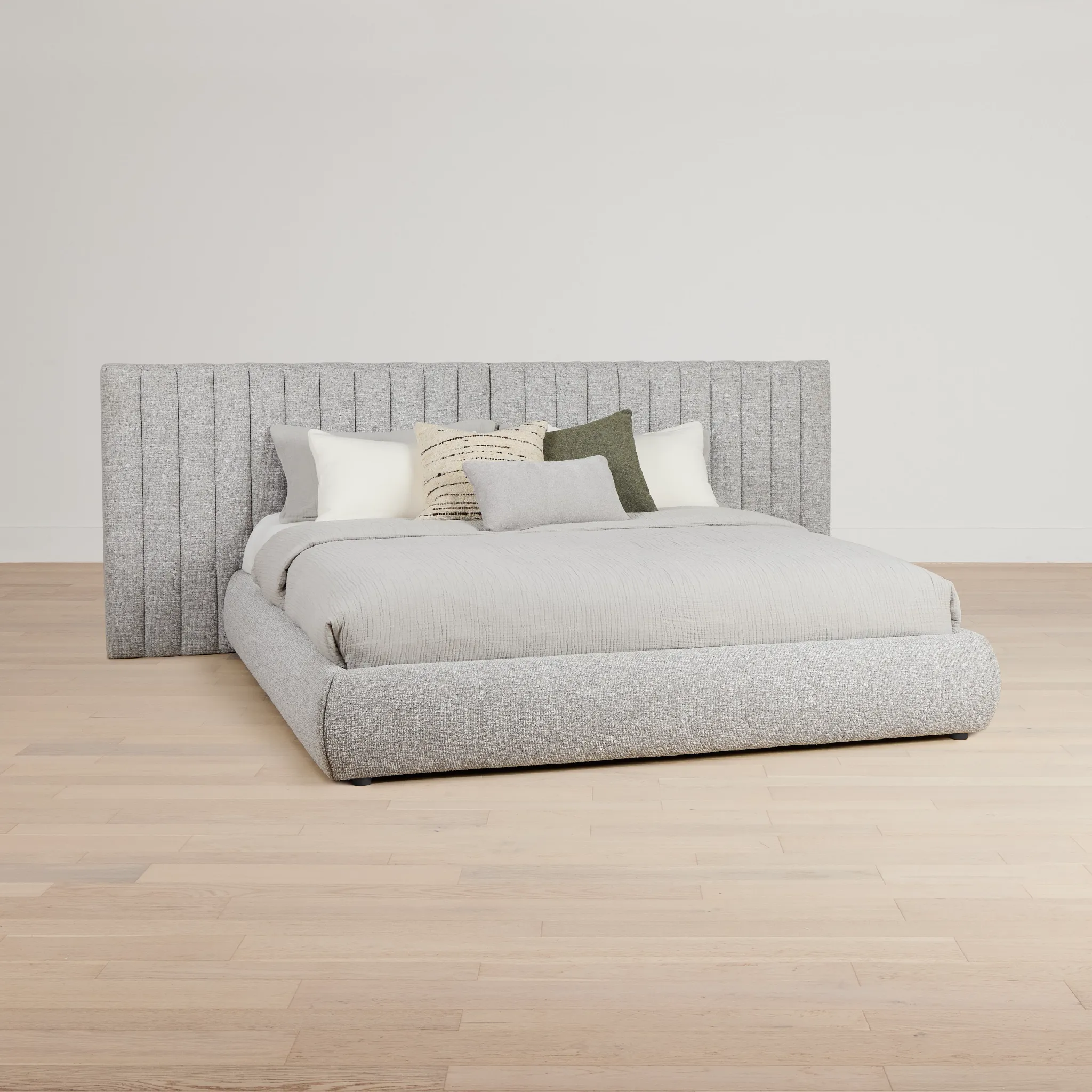 Nomad Gray Uph Spread Bed