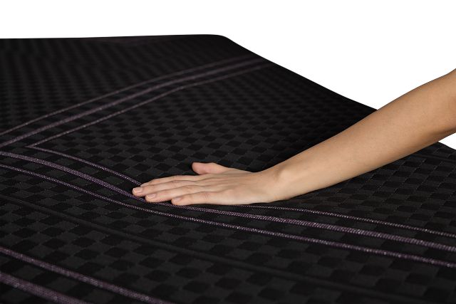 Beautyrest Black Series Two 13.5" Plush Hybrid Mattress