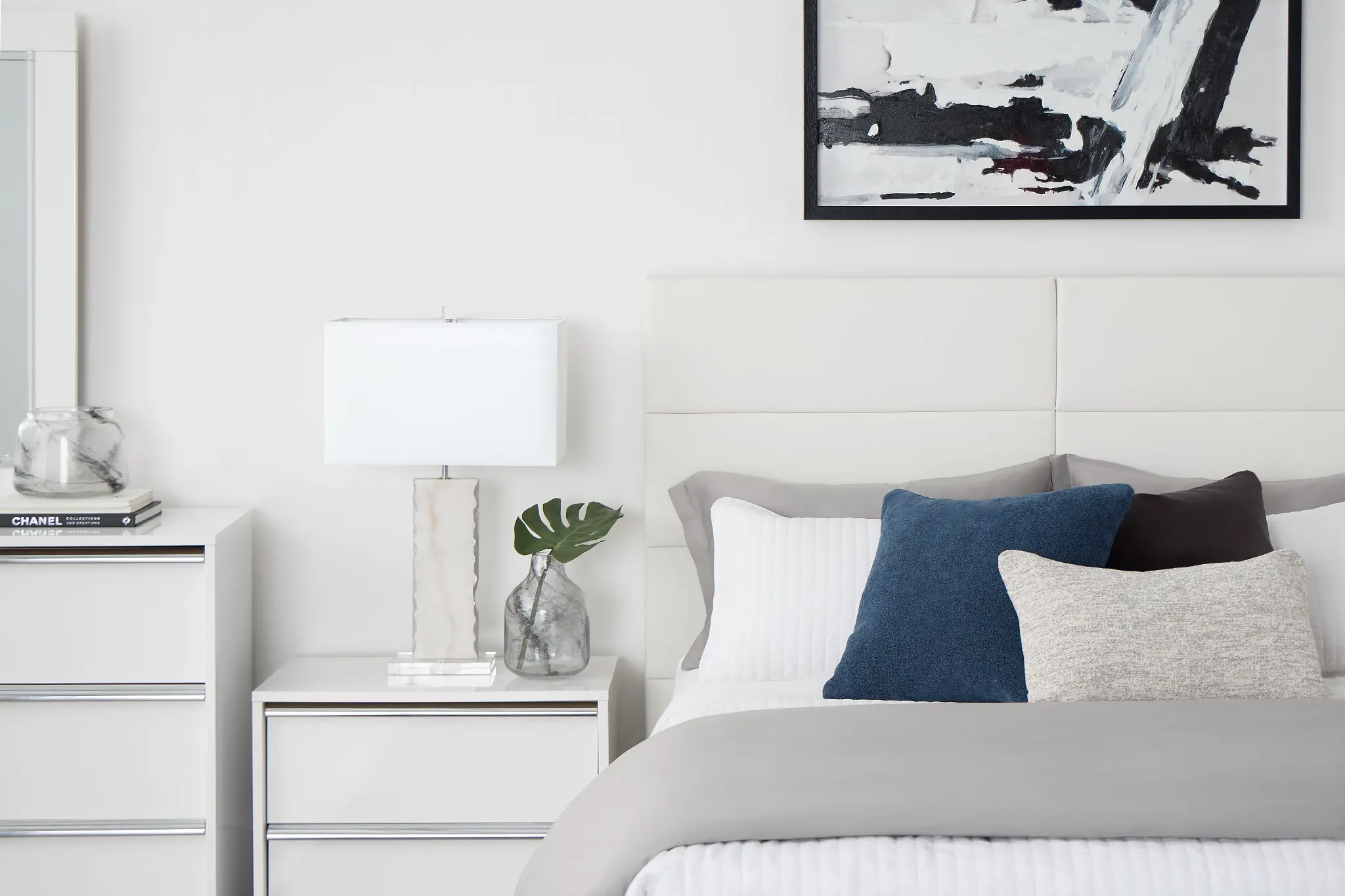 Doral White Uph Platform Bed Doral White Uph Platform Bed