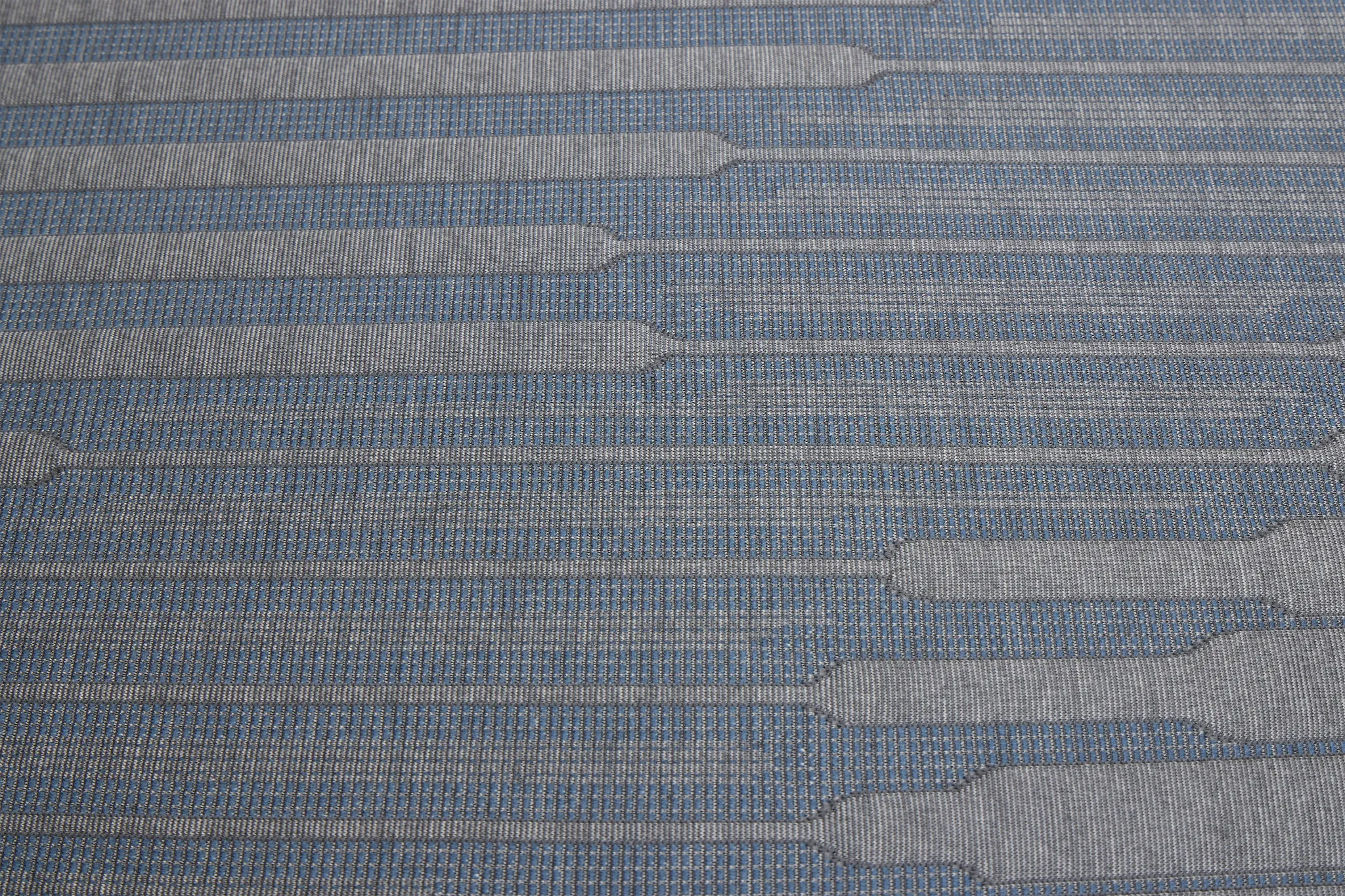 Kevin Charles By Sealy Hybrid Plush Low-profile Mattress Set