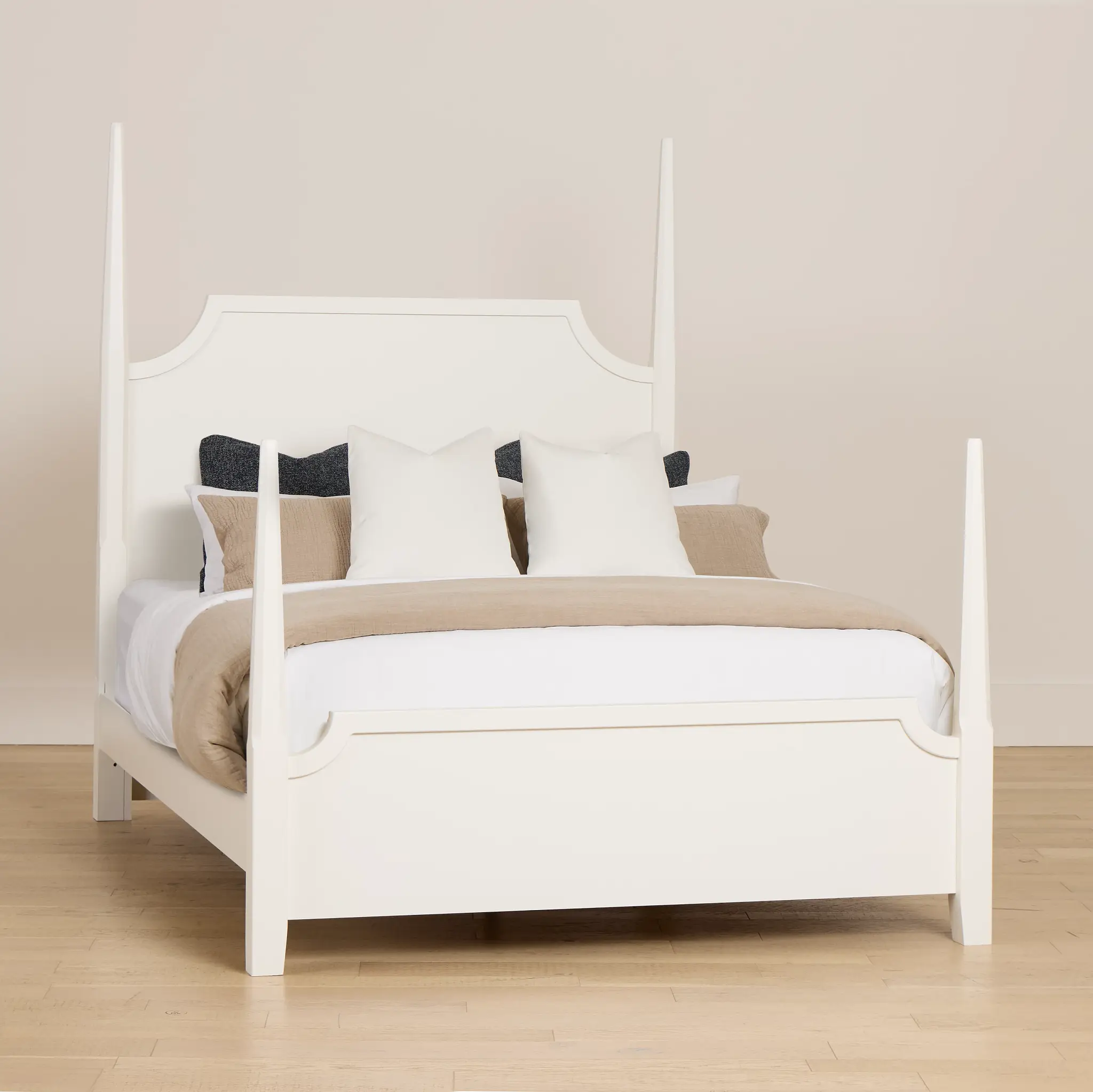 Carolina White Poster Bed Carolina White Poster Bed