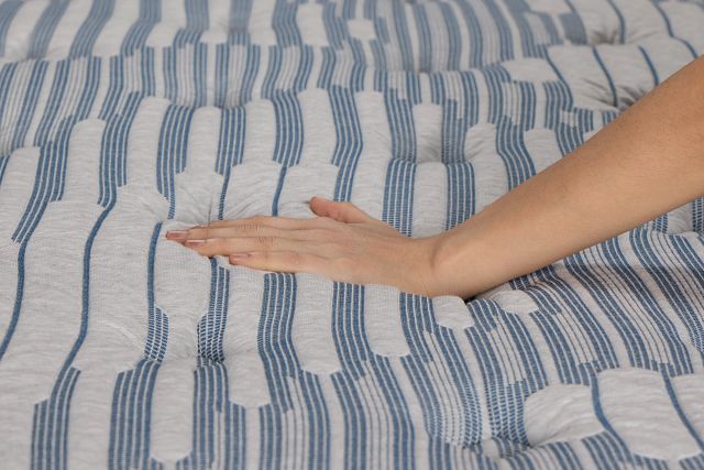 Kevin Charles By Sealy Signature 13" Medium Tight Top Mattress