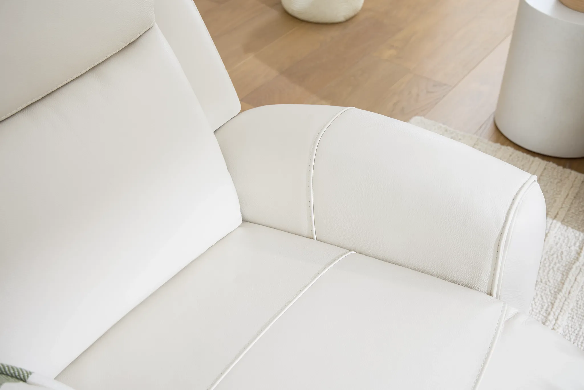 Walker Ivory Lthr/vinyl Recliner