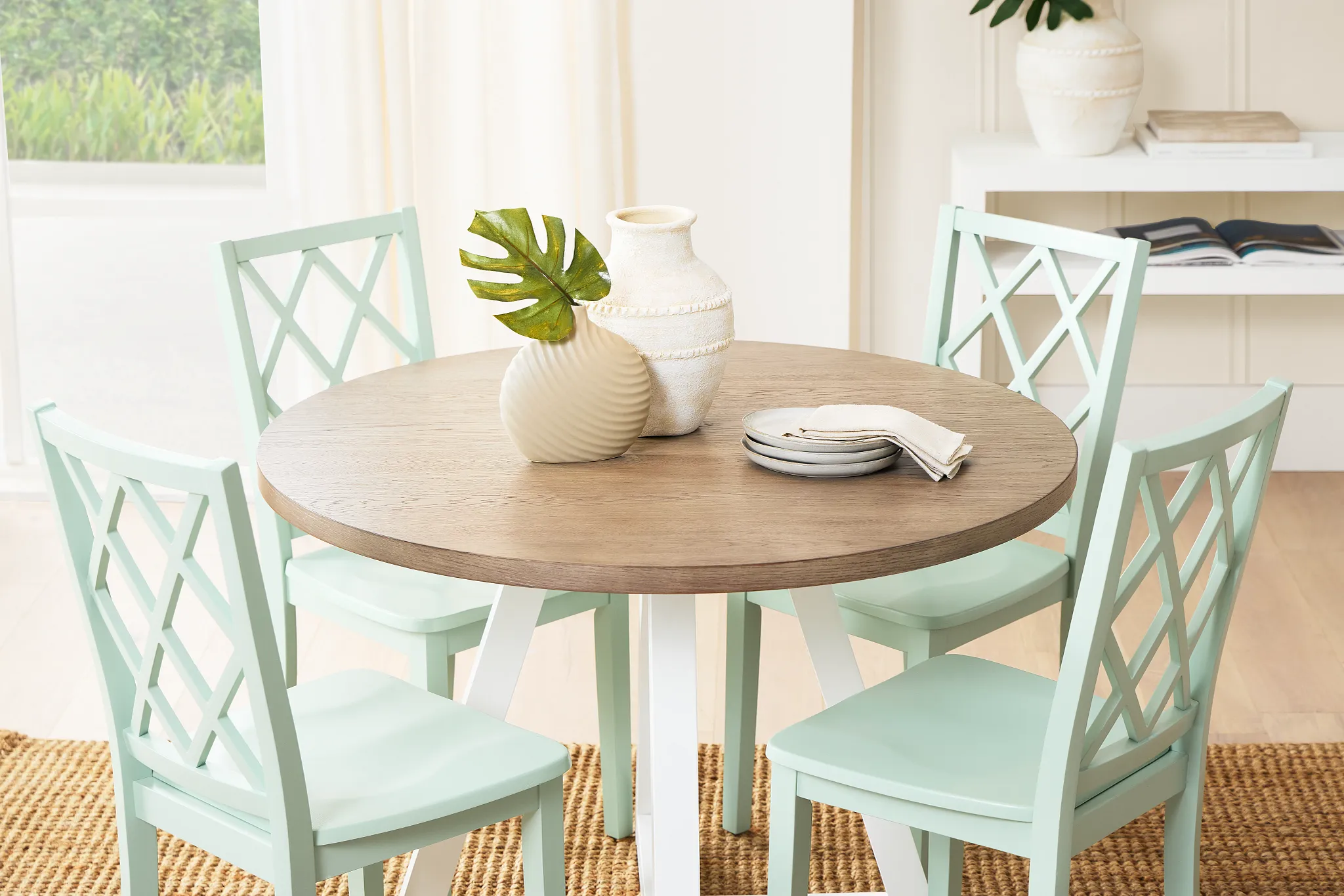 Edgartown Two-tone Round Table