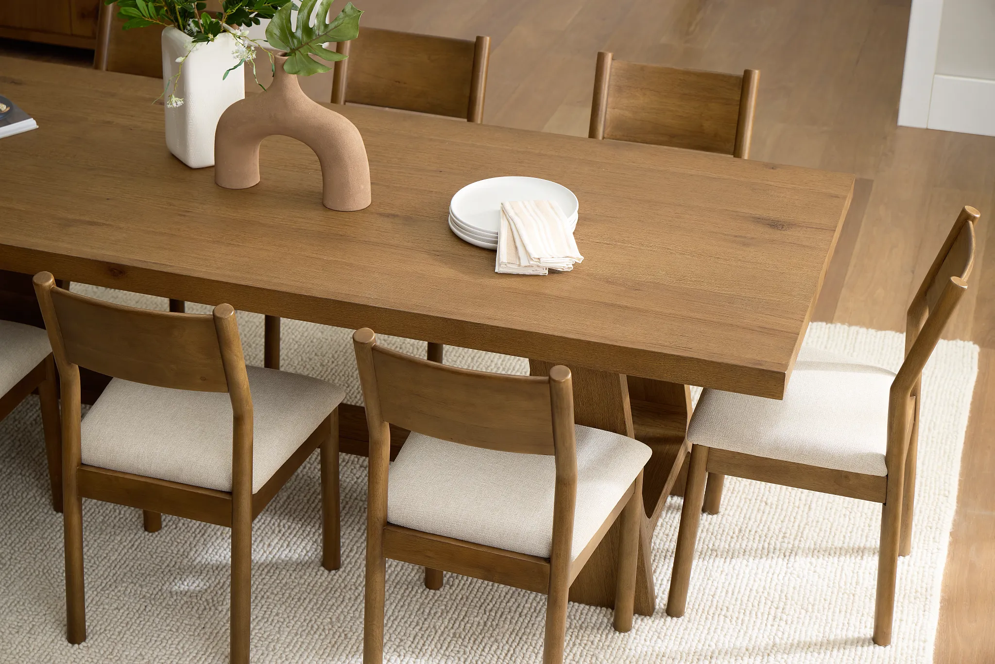 Rochester Mid Tone Rect Table & 8 Uph Chairs