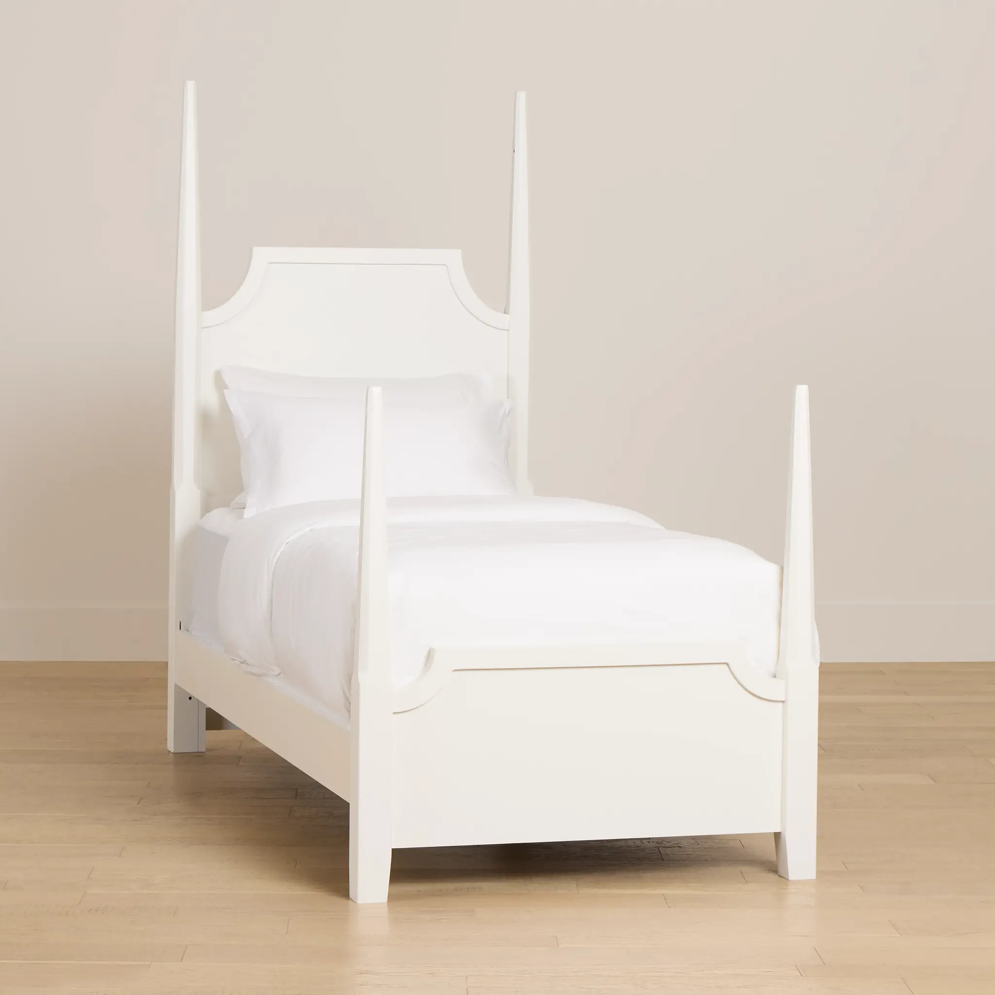 Carolina White Poster Bed Carolina White Poster Bed