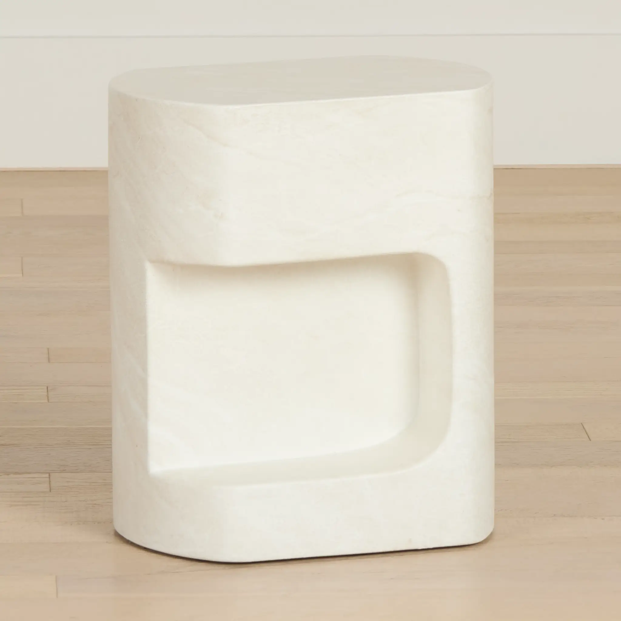 Layla White Curved End Table Layla White Curved End Table