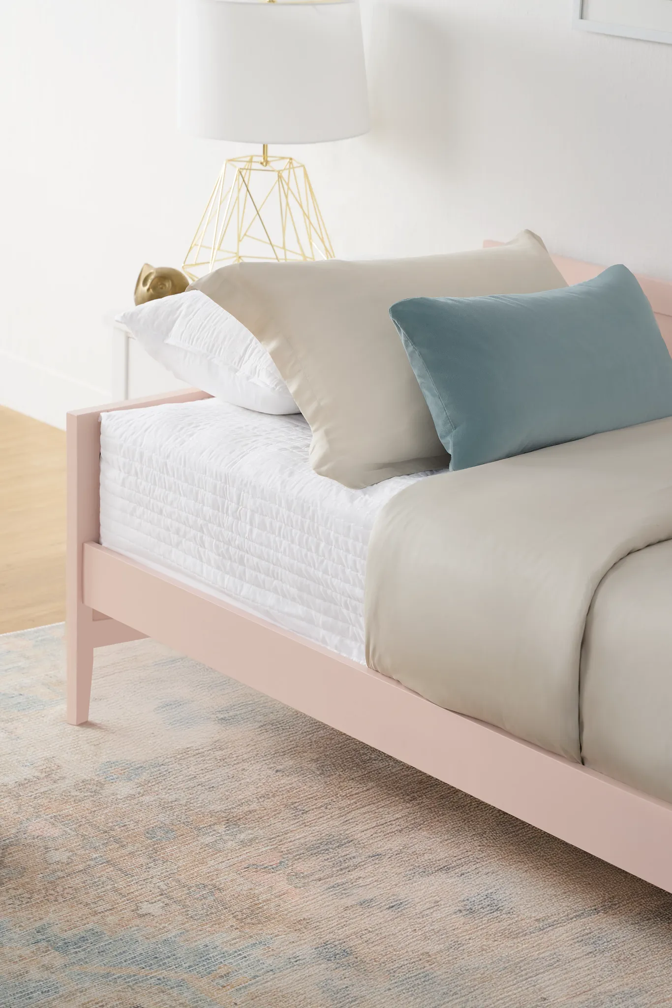 Charleston Pink Daybed