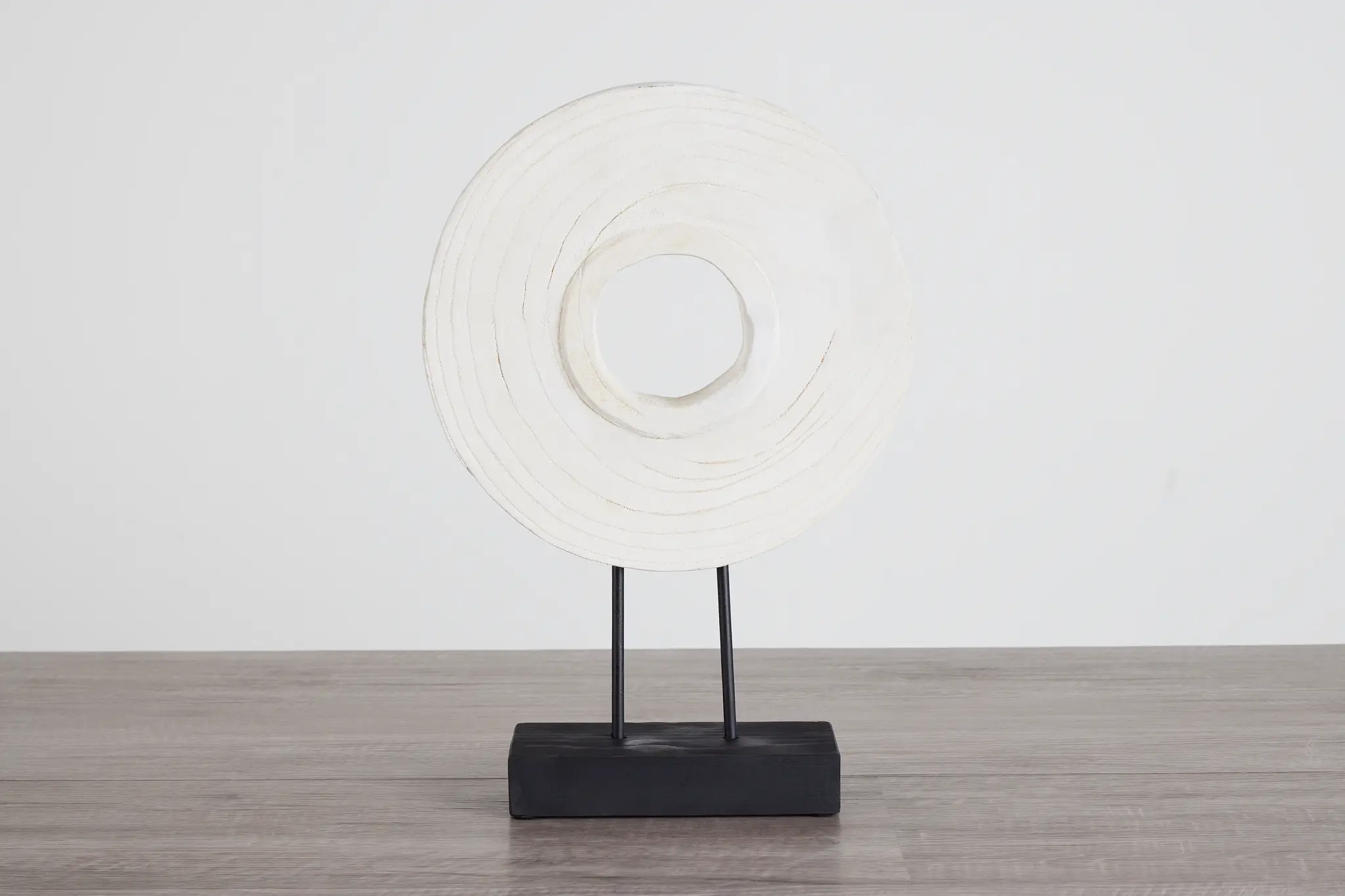 Lucie White 18" Tabletop Accessory Lucie White 18" Tabletop Accessory