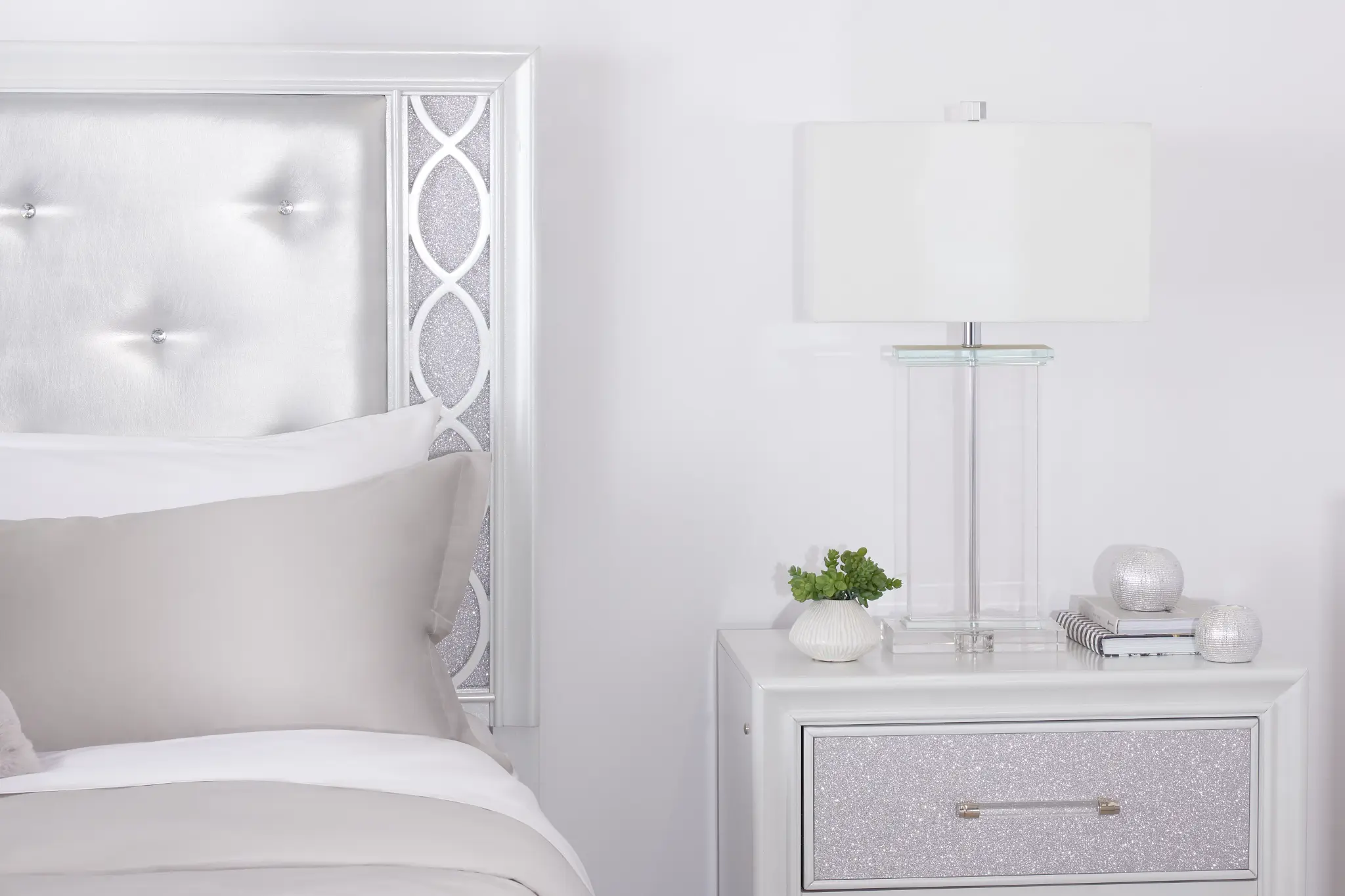 Orsa Clear Table Lamp Orsa Clear Table Lamp