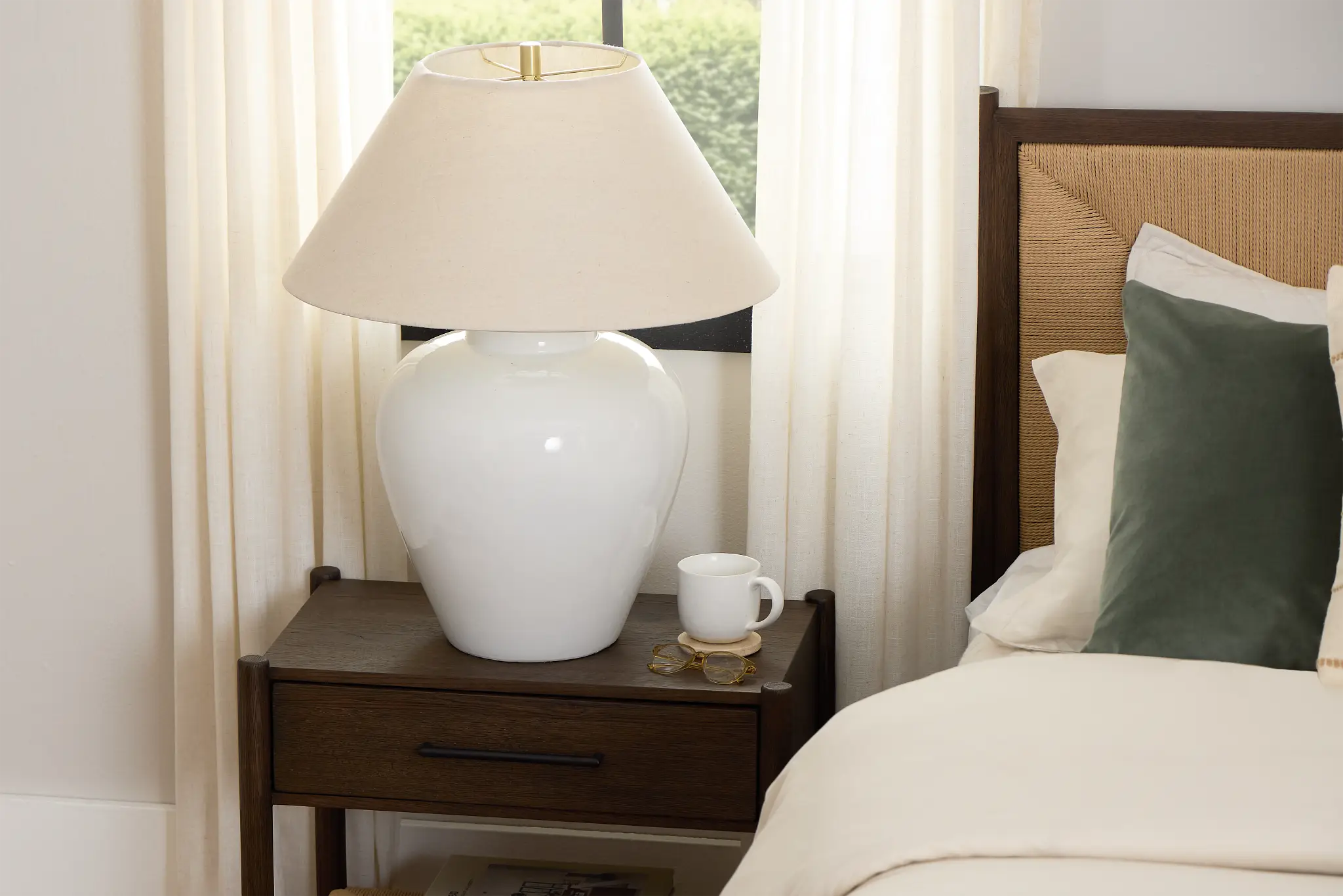Lova White Ceramic Table Lamp Lova White Ceramic Table Lamp