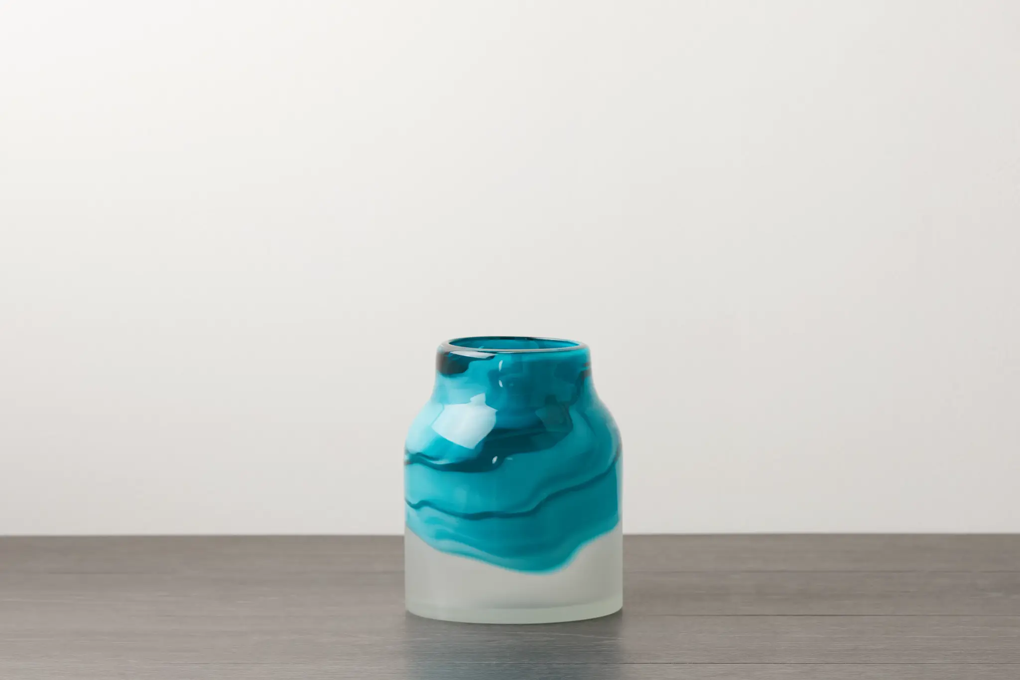 Leo Blue Vase Leo Blue Vase