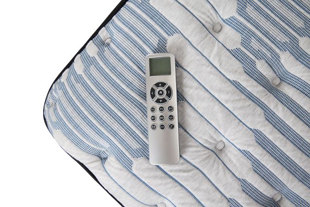 Kevin Charles By Sealy Signature Medium Elite Adjustable Mattress Set