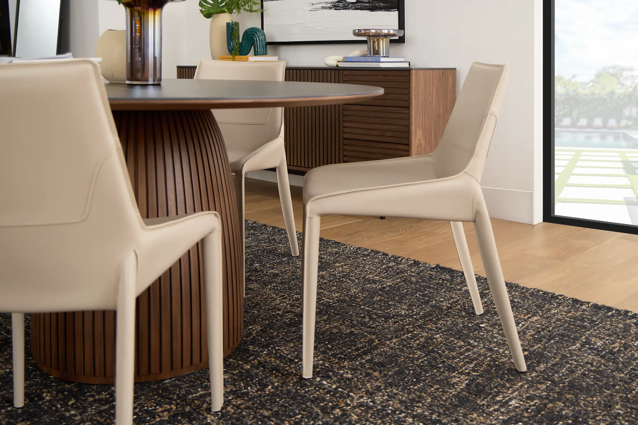 Wayne Two-tone Stone Round Table Wayne Two-tone Stone Round Table