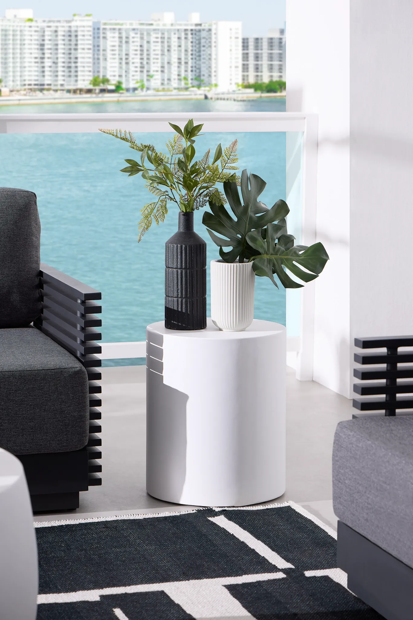 Tai White In/out Round End Table