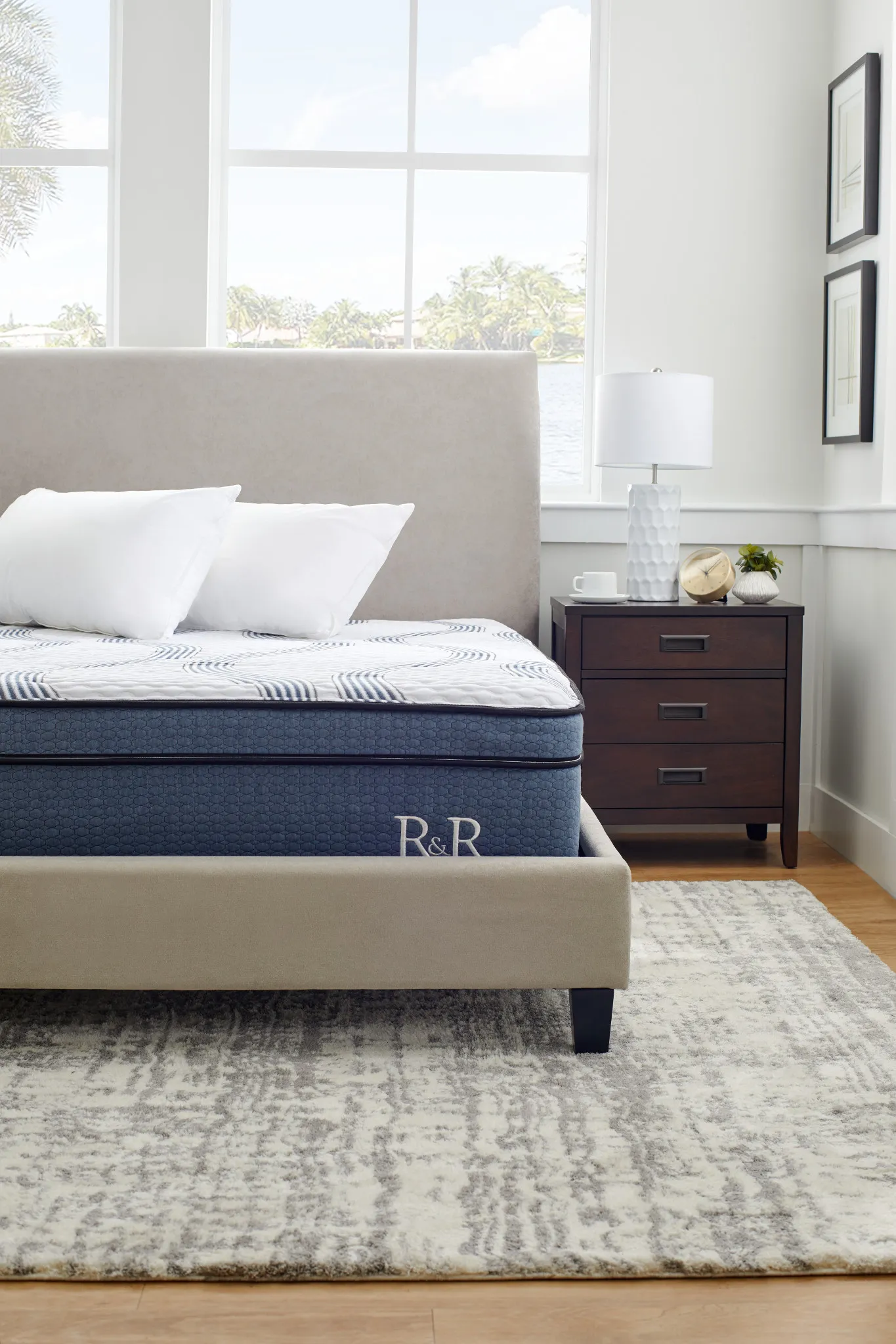 Lucy Light Gray Uph Platform Bed