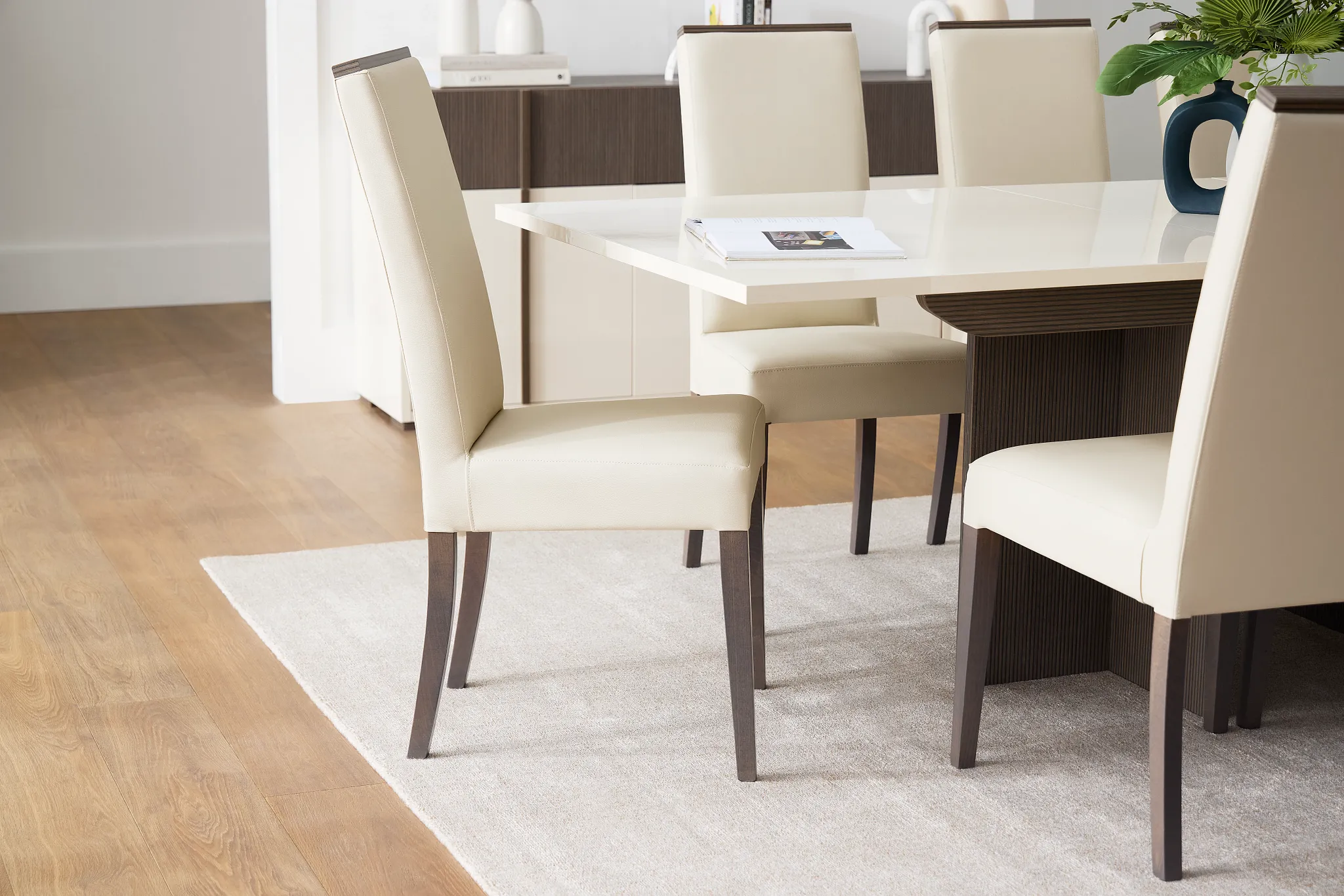 Sienna Two-tone Table & 4 Leather Chairs