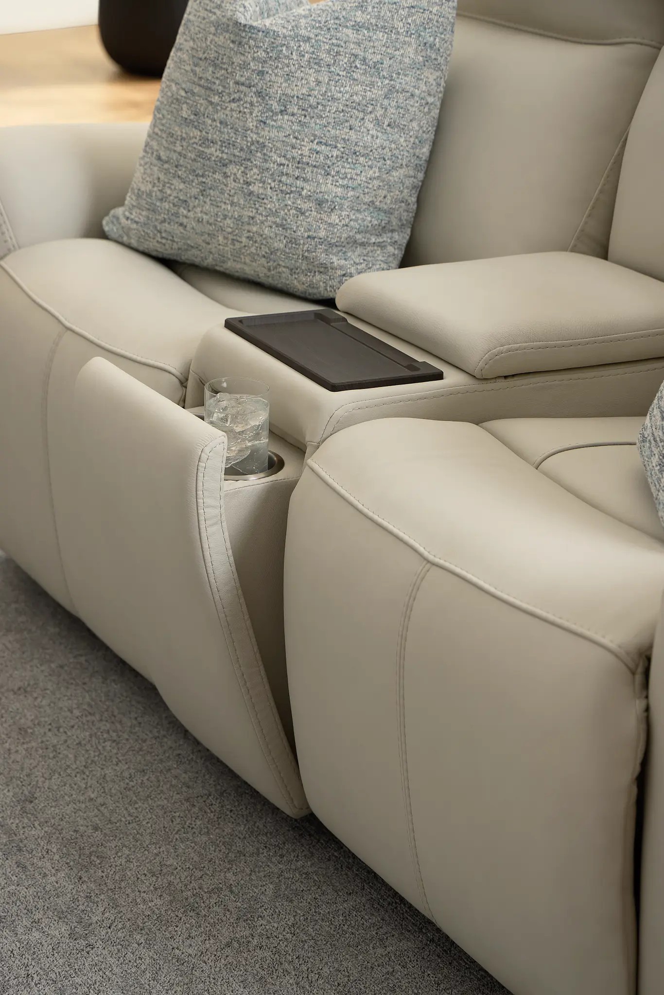 Flexsteel Sterling Ivory Lthr/vinyl Power Reclining Loveseat Flexsteel Sterling Ivory Lthr/vinyl Power Reclining Loveseat