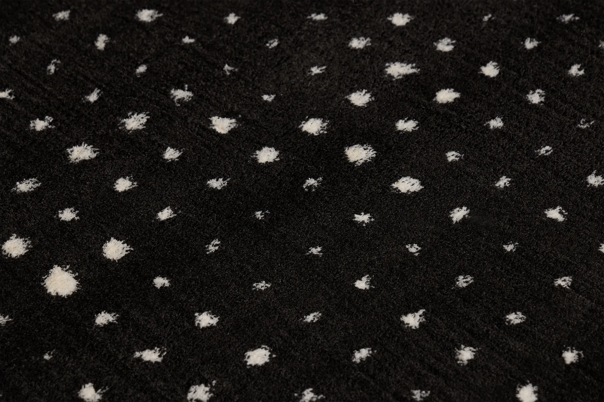 Lazare Black 5x7 Area Rug