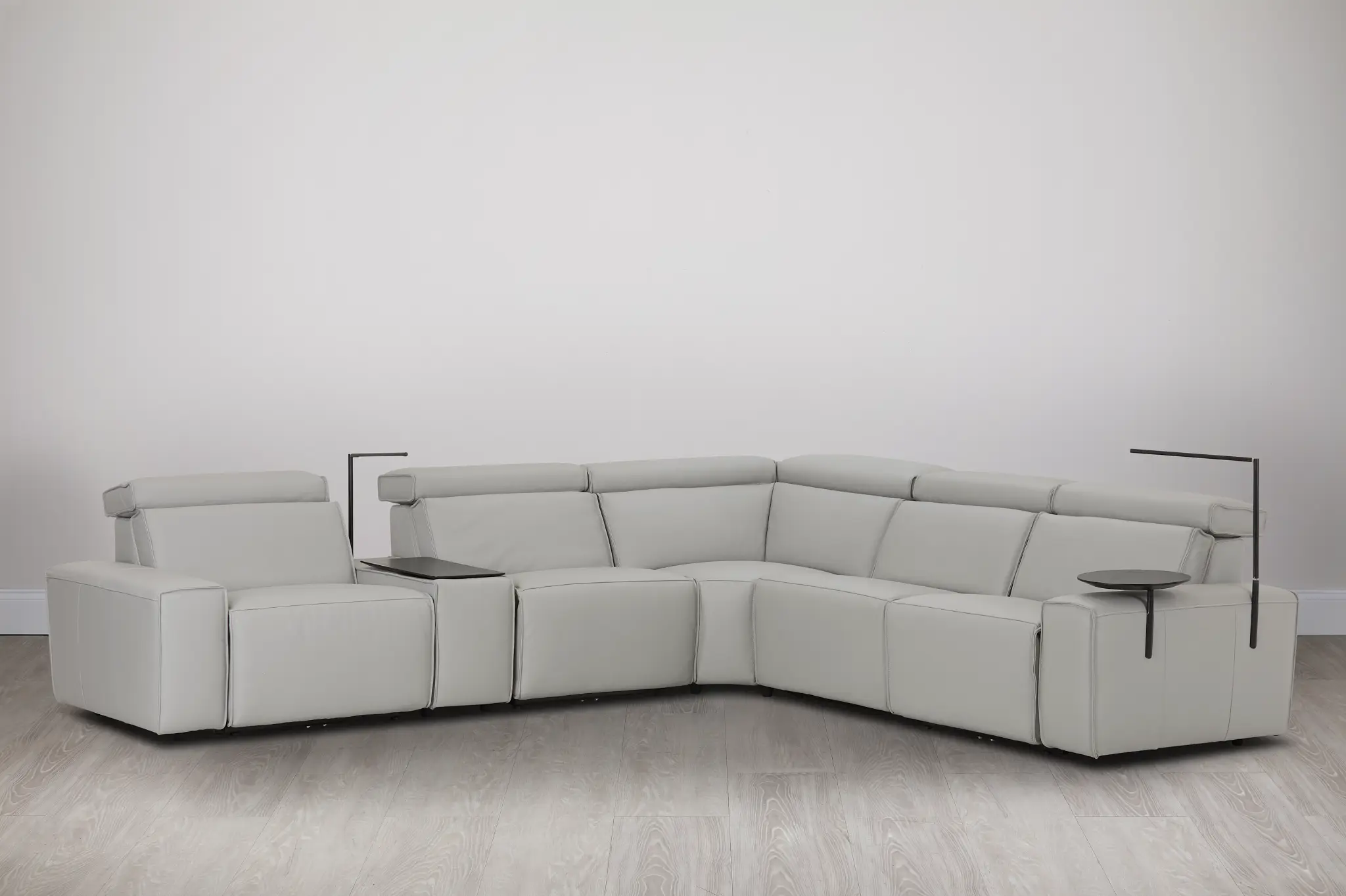 Carmelo Gray Leather Medium Triple Power Sectional W/right Table &light Carmelo Gray Leather Medium Triple Power Sectional W/right Table &light