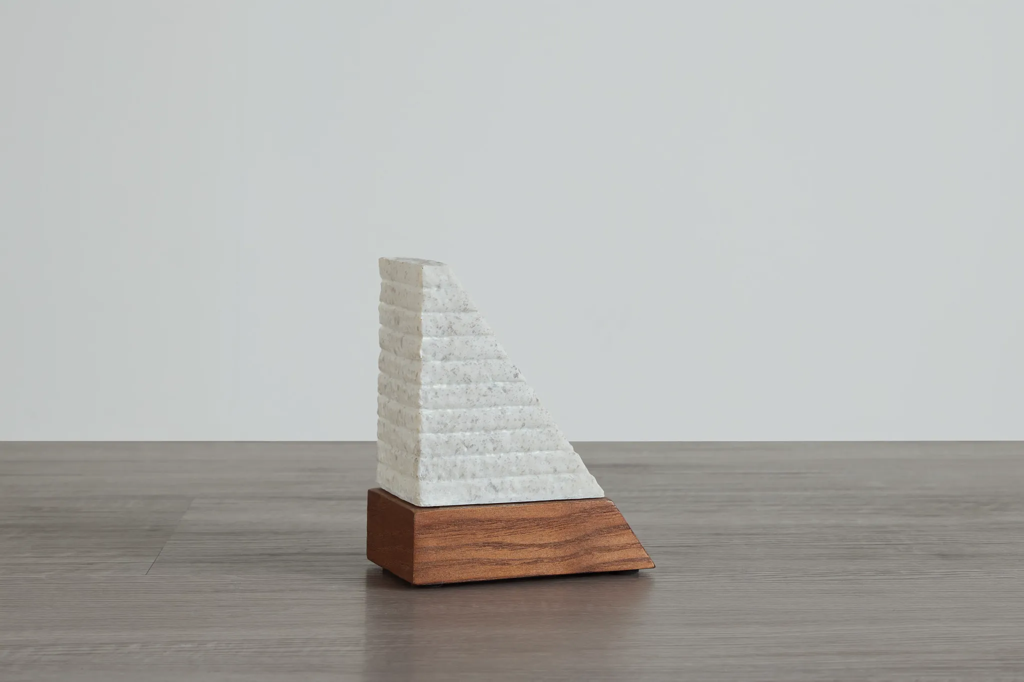 Zaire Two-tone Tabletop Accessory