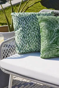 Lotus Green 18" Indoor/outdoor Square Accent Pillow
