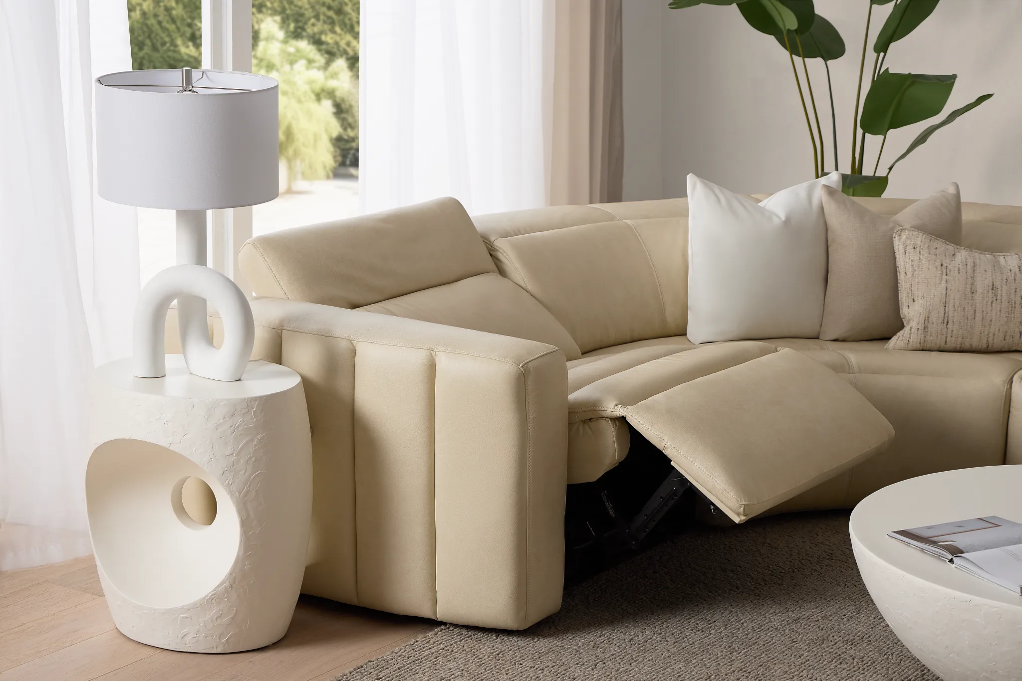 Jace Ivory Lthr/vinyl Small Dual Power Right Chaise Sectional