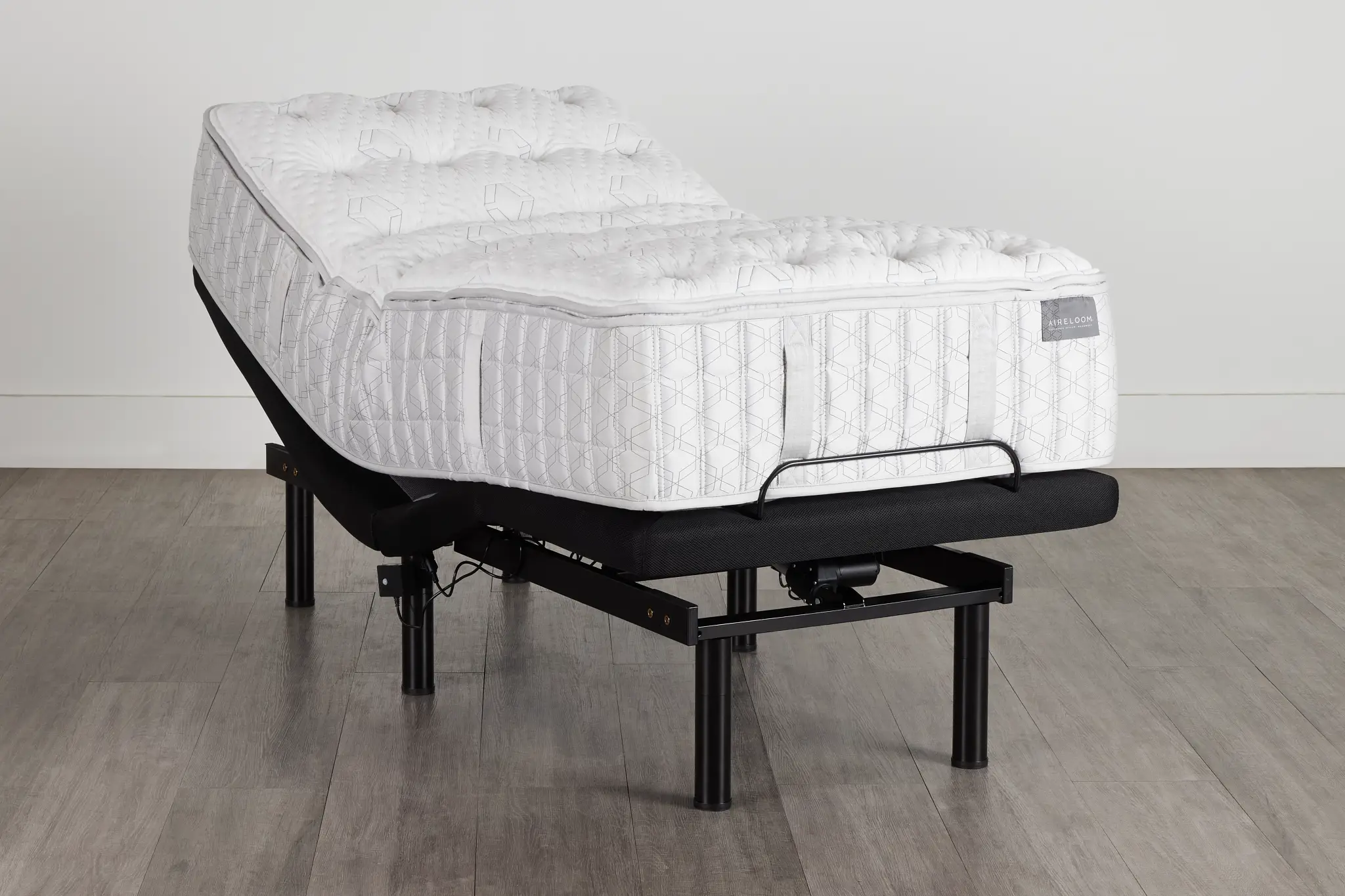 Aireloom Timeless Odyssey Luxetop M2 Plush Deluxe Adjustable Mattress Set Aireloom Timeless Odyssey Luxetop M2 Plush Deluxe Adjustable Mattress Set