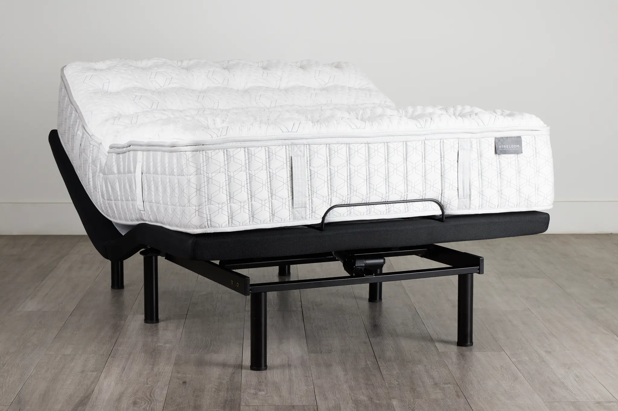 Aireloom Timeless Odyssey Luxetop M2 Plush Plus Adjustable Mattress Set Aireloom Timeless Odyssey Luxetop M2 Plush Plus Adjustable Mattress Set