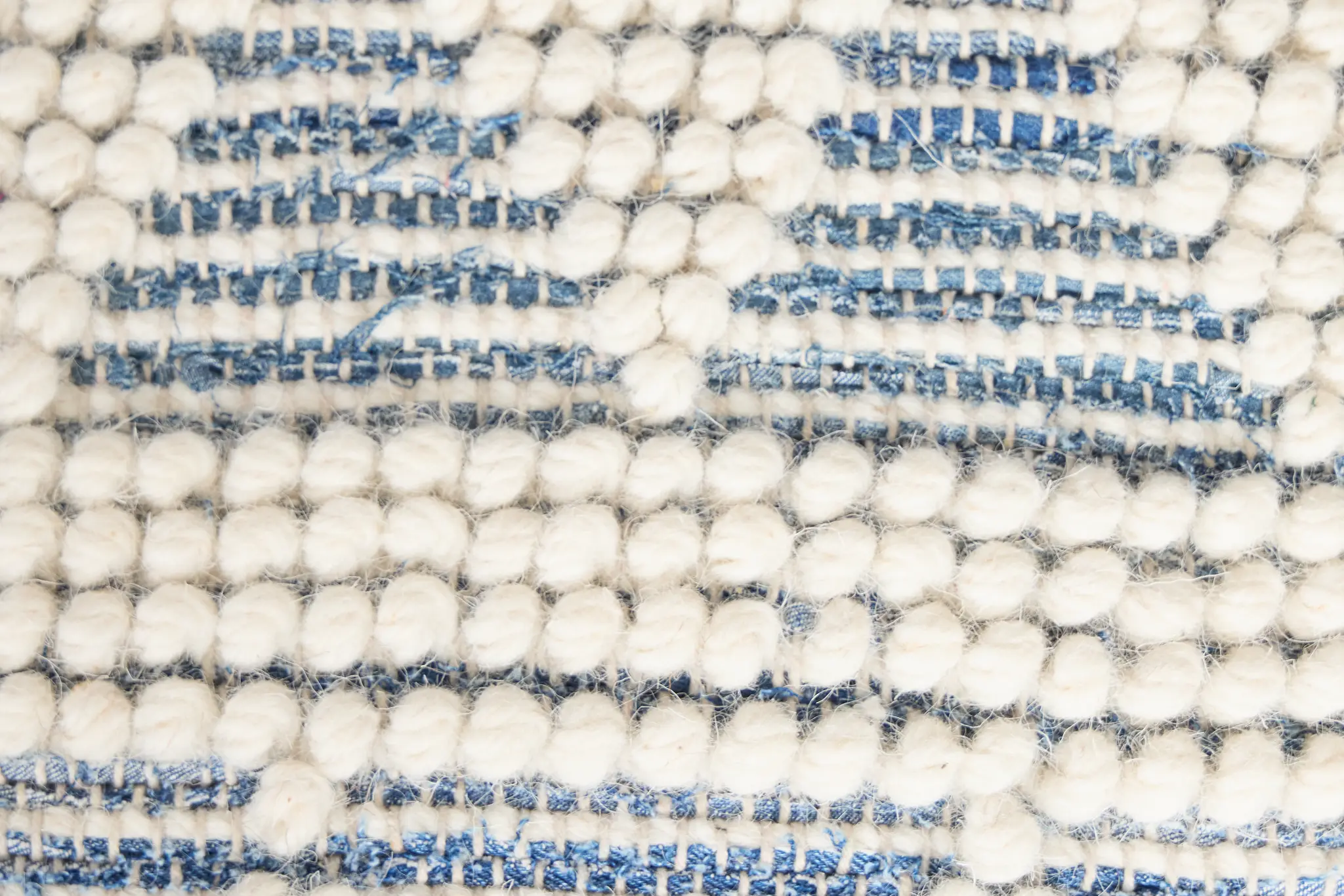 Belo Blue Accent Pouf Belo Blue Accent Pouf