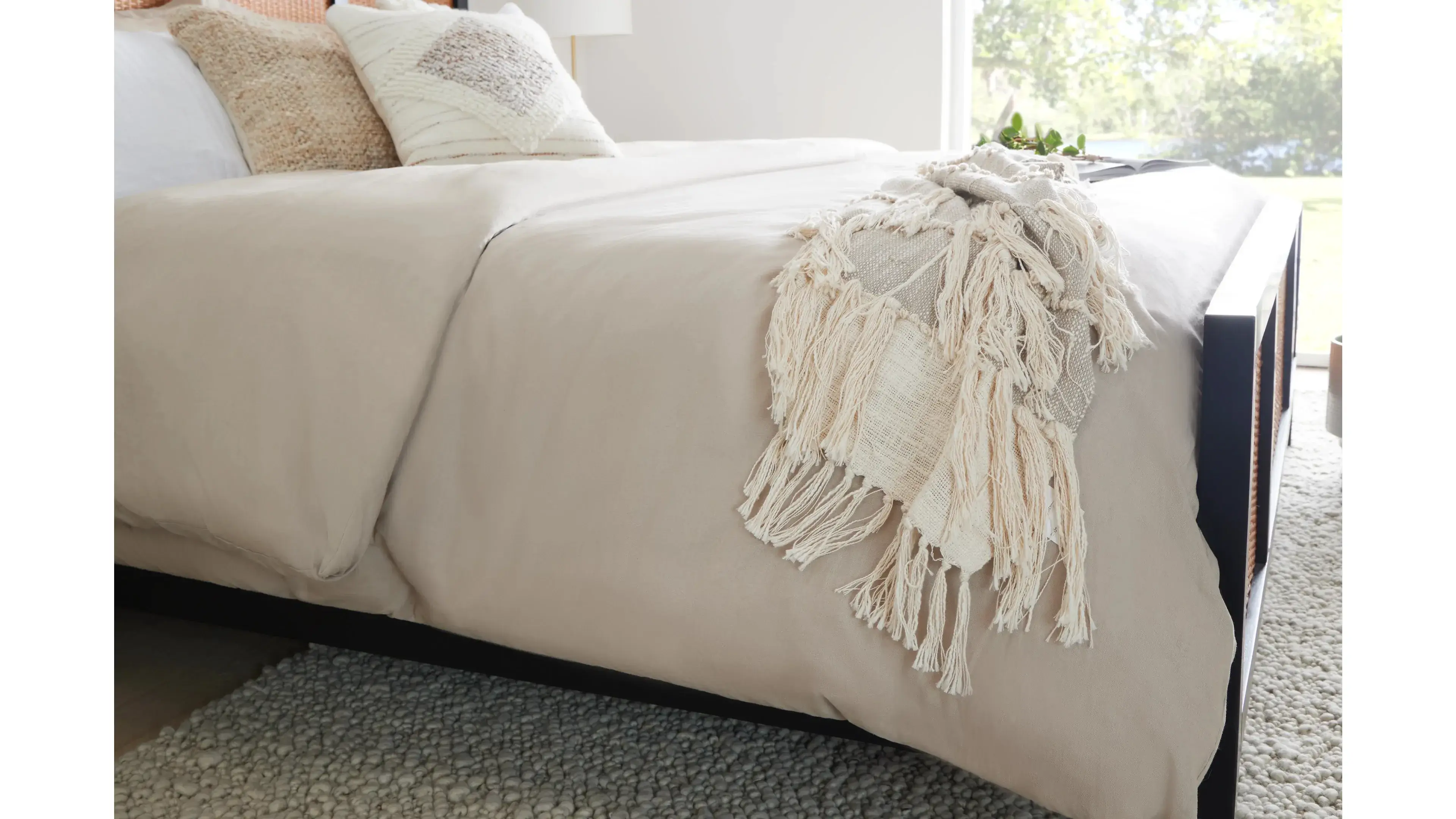 Sleep in Luxury: Unraveling the Wonders of Linen Blend Bed Sheets
