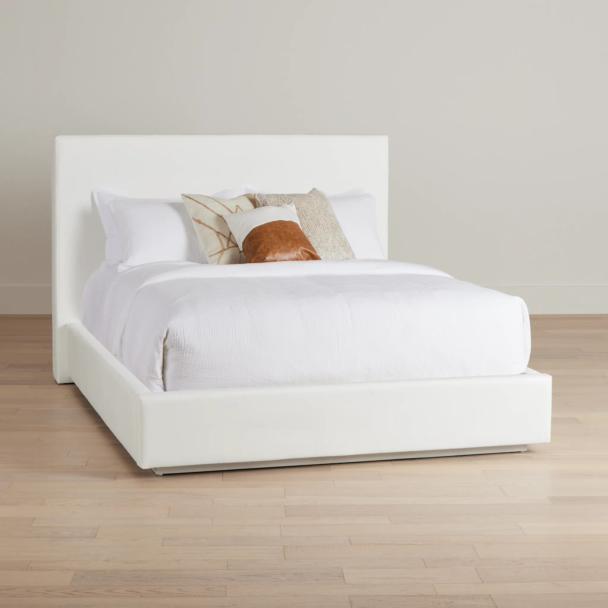 Haven White Uph Platform Bed