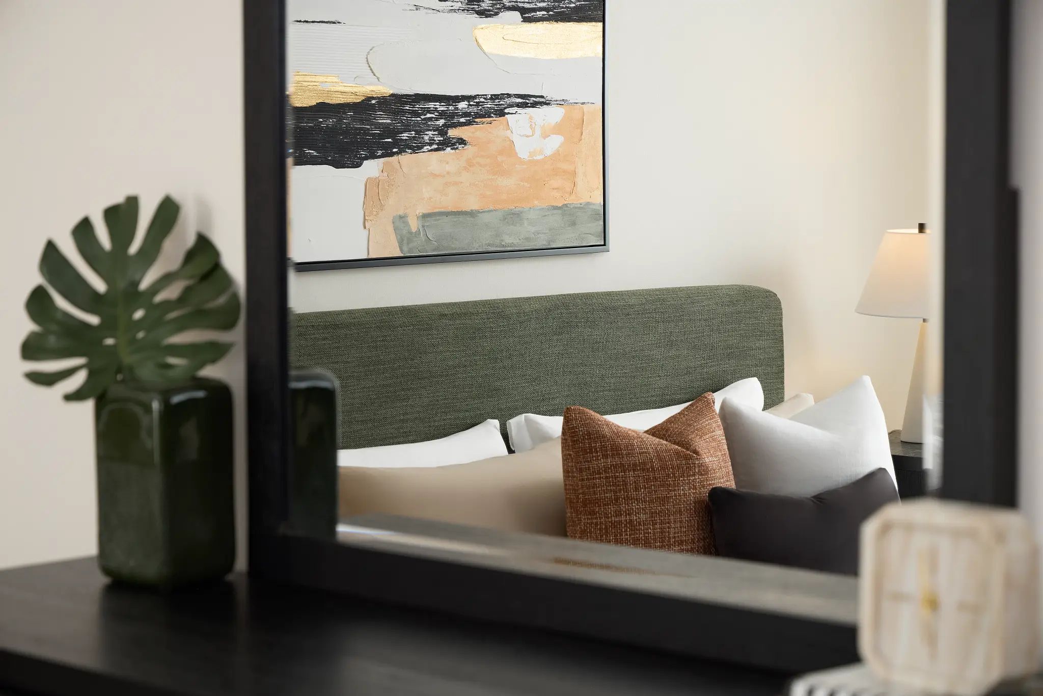 Williamsburg Green Upholstered Platform Bed Williamsburg Green Upholstered Platform Bed