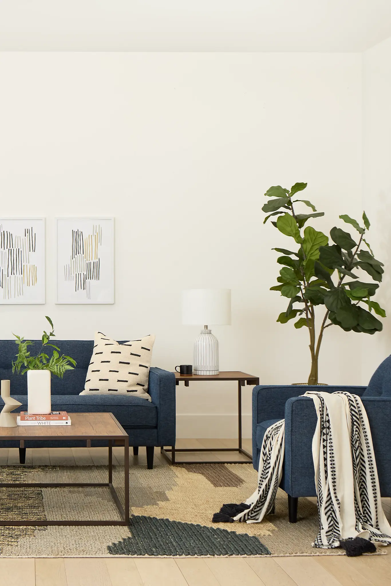 How Layered Living Room Decor Enhances Comfort and Style How Layered Living Room Decor Enhances Comfort and Style