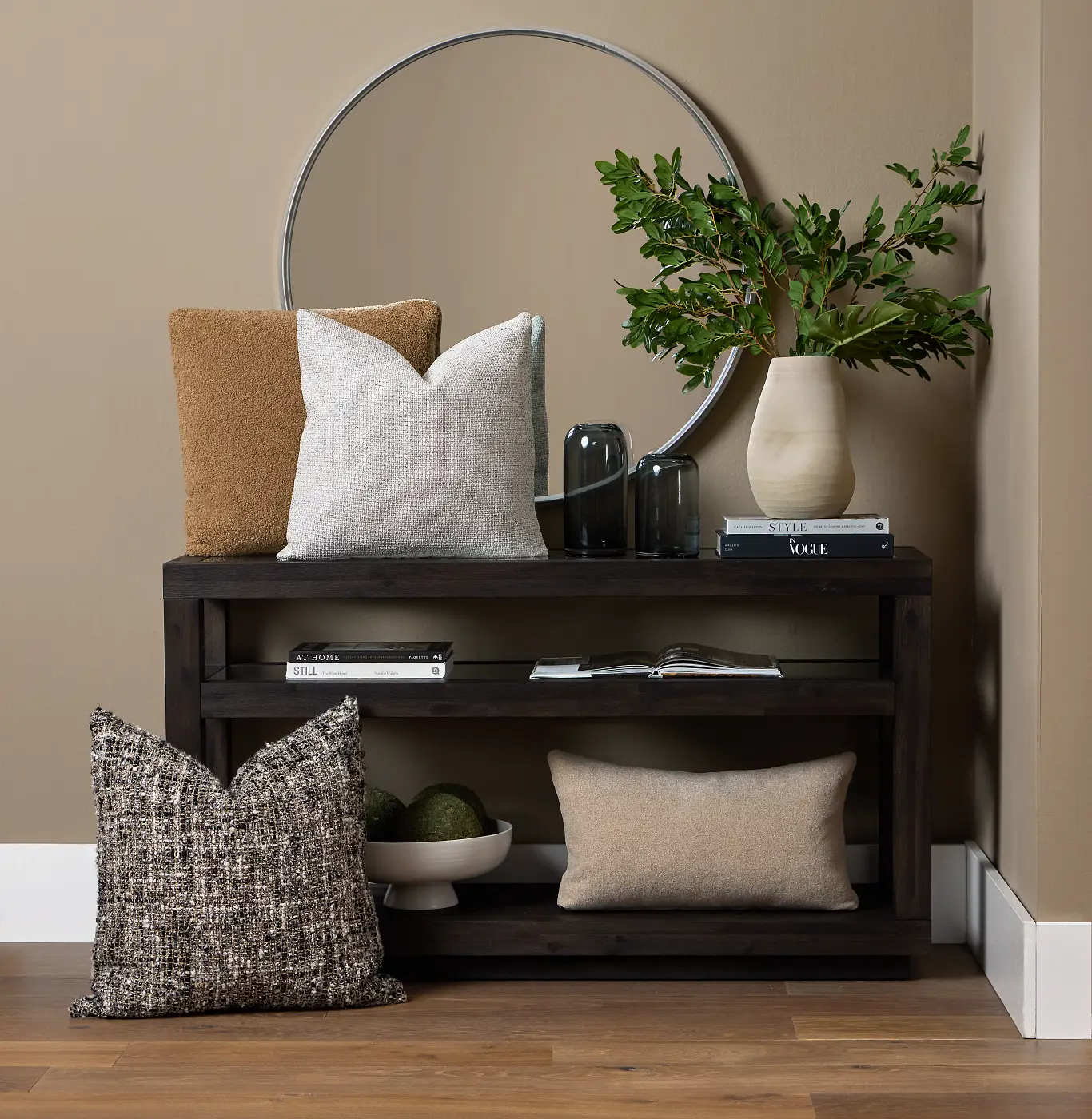 Seasonal Accessories to Complete the Look Seasonal Accessories to Complete the Look