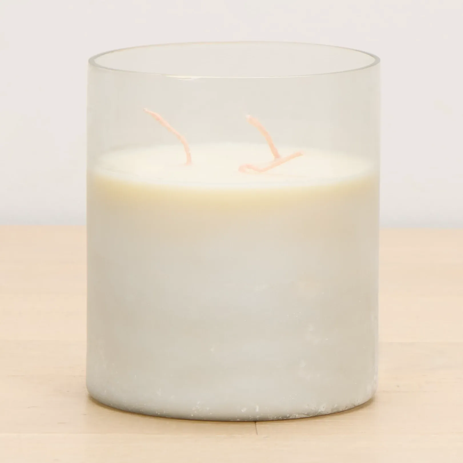 Jeet White Scented Candle