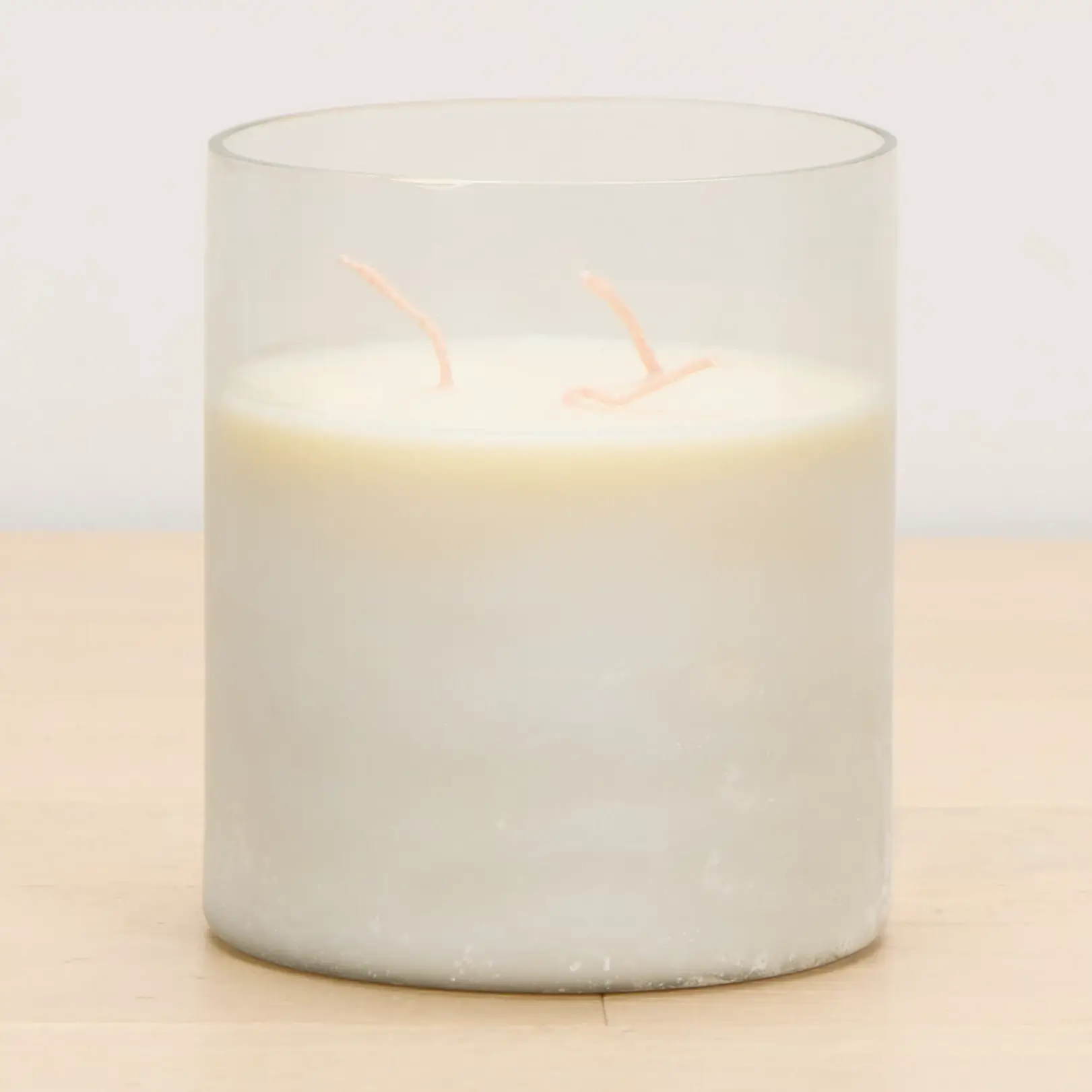 Jeet White Scented Candle Jeet White Scented Candle
