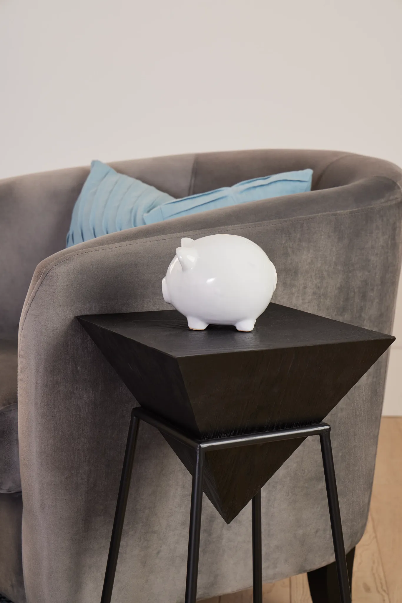 Roxy Black Accent Table