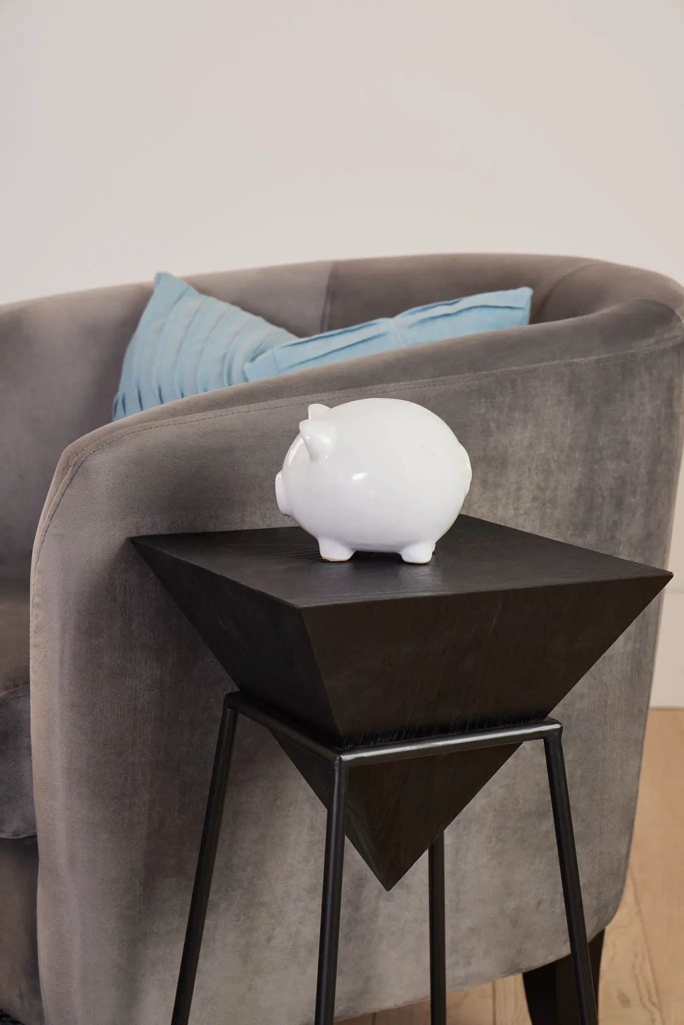 Roxy Black Accent Table Roxy Black Accent Table