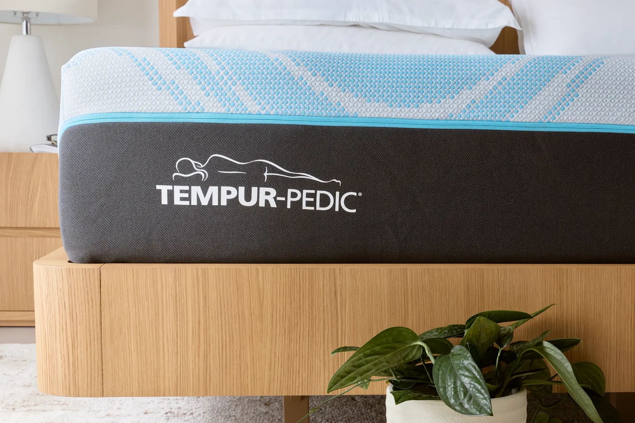 Tempur-pedic Tempur-luxebreeze 13" Medium Hybrid Mattress Tempur-pedic Tempur-luxebreeze 13" Medium Hybrid Mattress