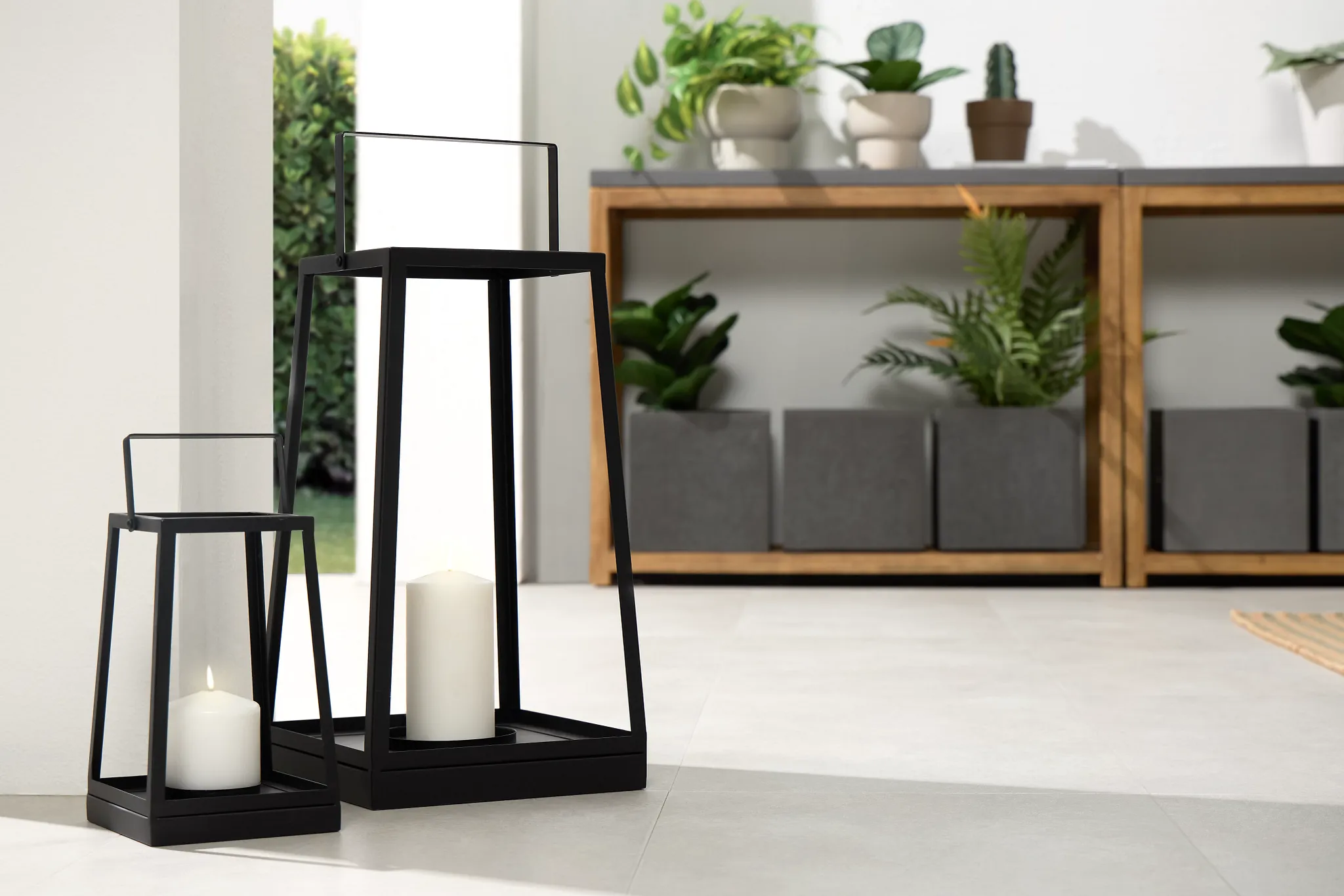 Gloria Black Medium Lantern