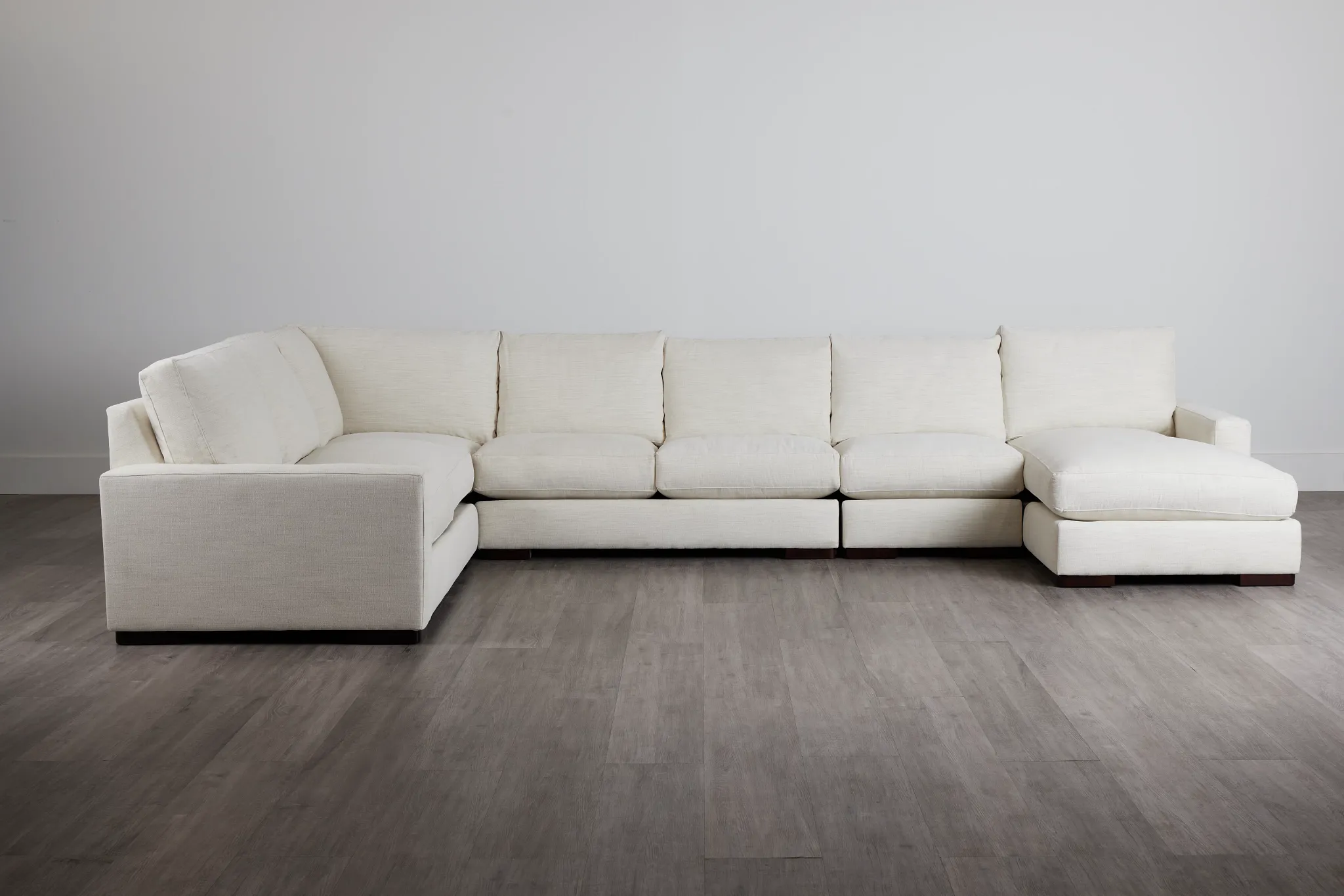 Edgewater Maguire Ivory Large Right Chaise Sectional