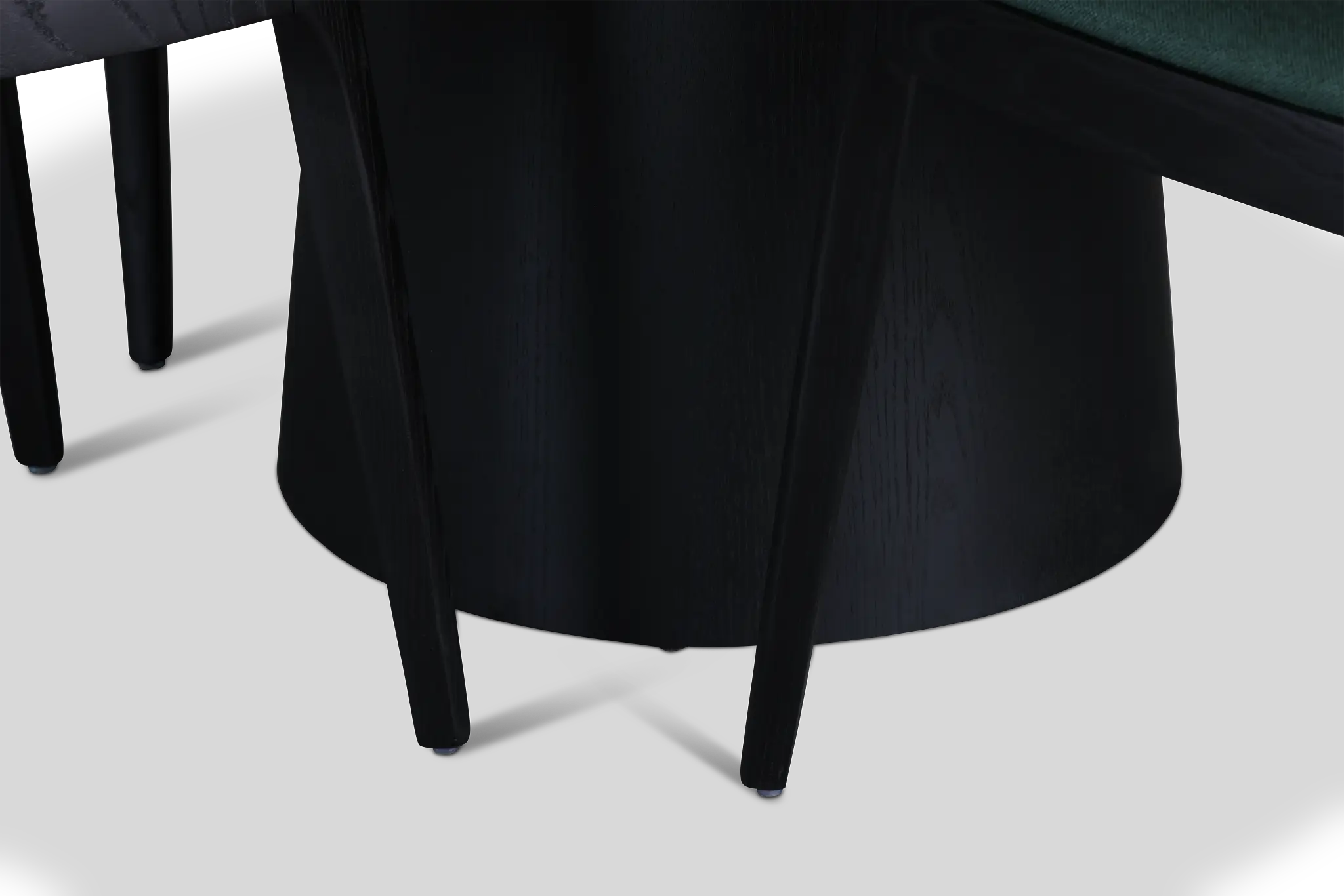 Nomad Black 47" Round Table & 4 Dark Green Chairs W/ Black Legs Nomad Black 47" Round Table & 4 Dark Green Chairs W/ Black Legs