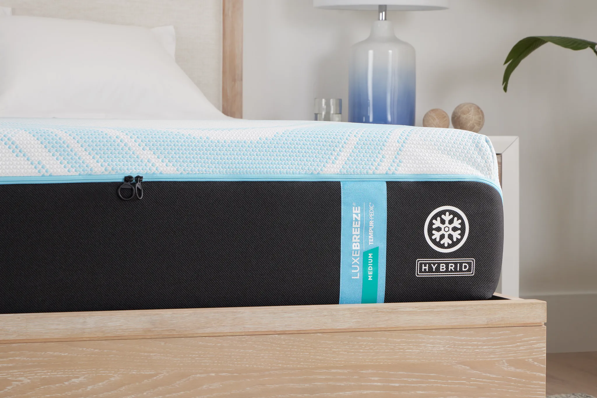Tempur-pedic Tempur-luxebreeze 13" Medium Hybrid Mattress