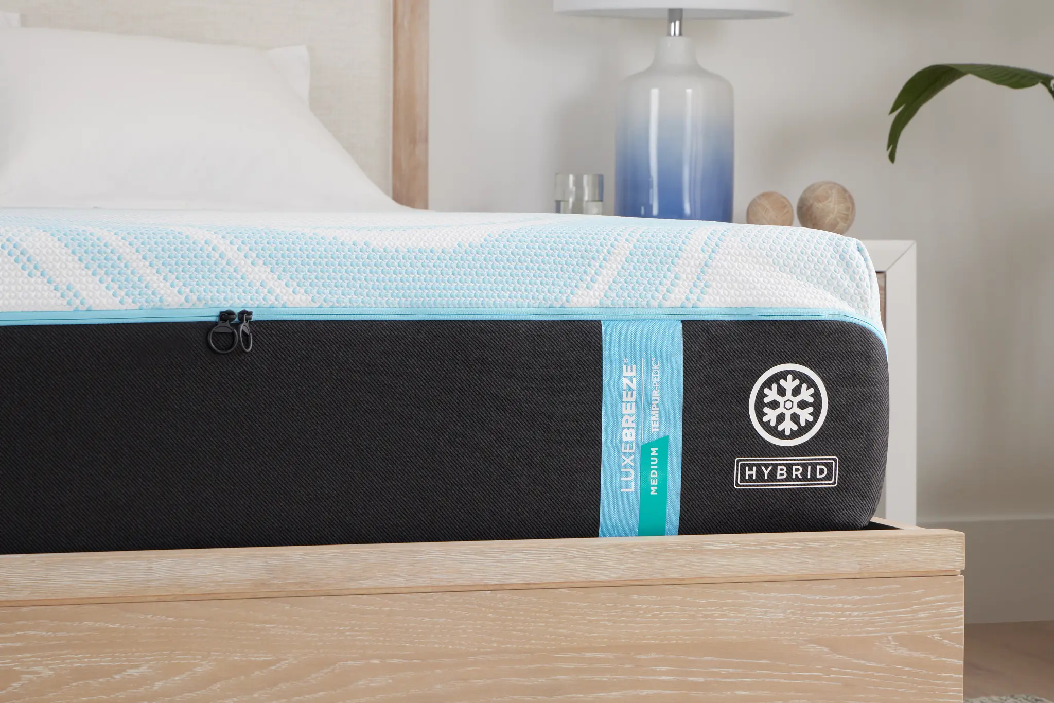 Tempur-pedic Tempur-luxebreeze 13" Medium Hybrid Mattress Tempur-pedic Tempur-luxebreeze 13" Medium Hybrid Mattress